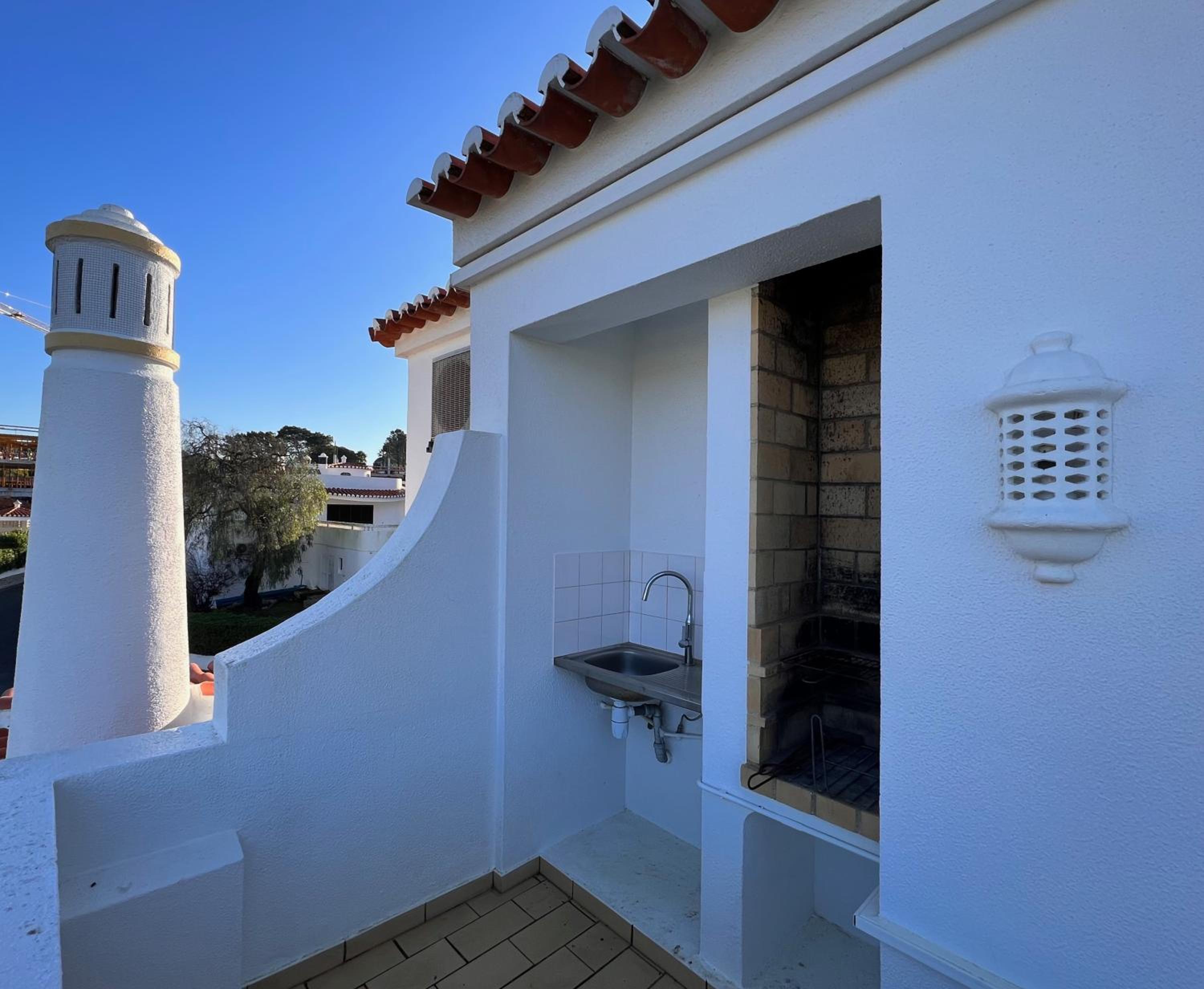 Renovated Vale do Milho Golf Apartment with sea view
