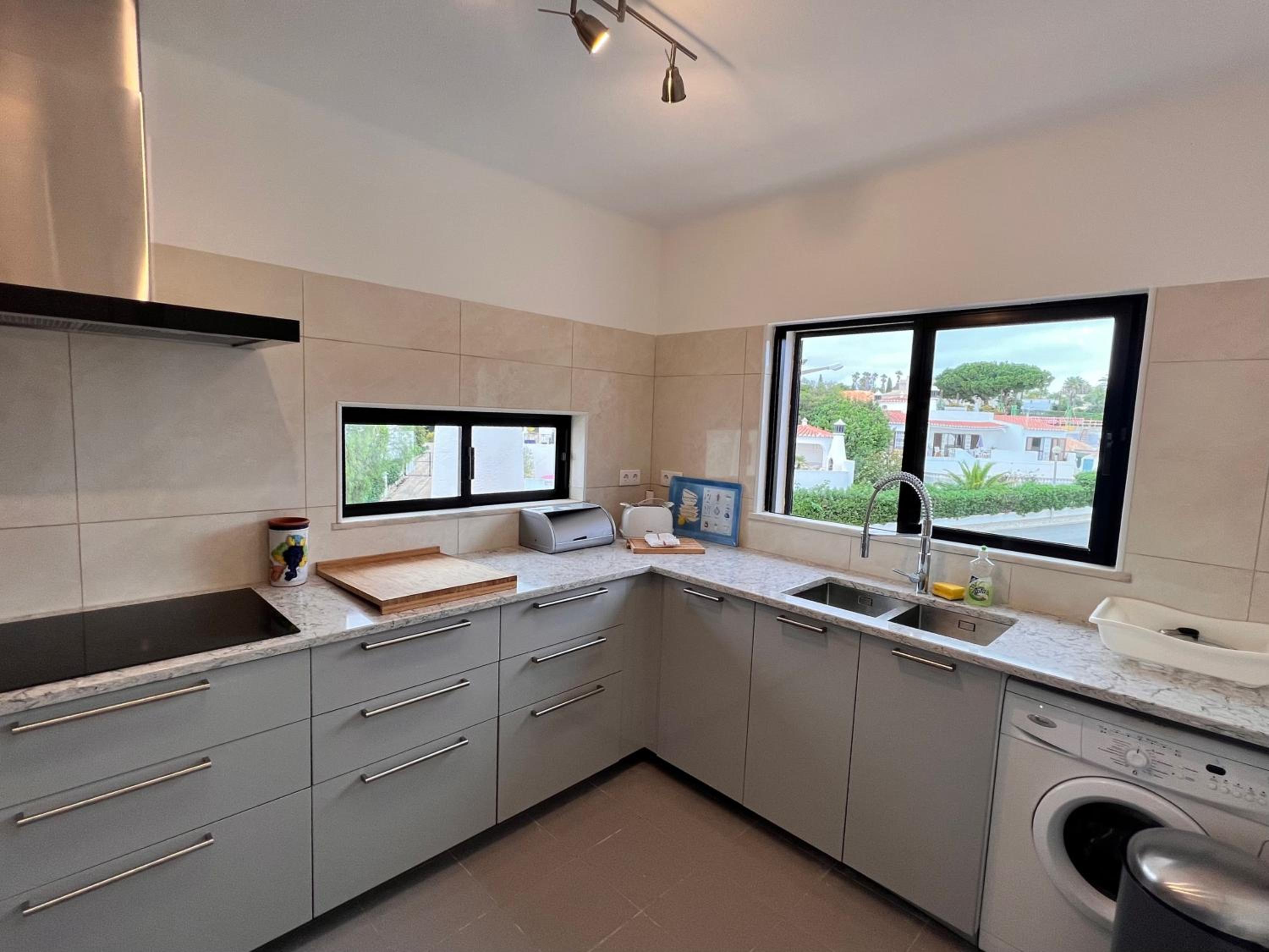 Renovated Vale do Milho Golf Apartment with sea view