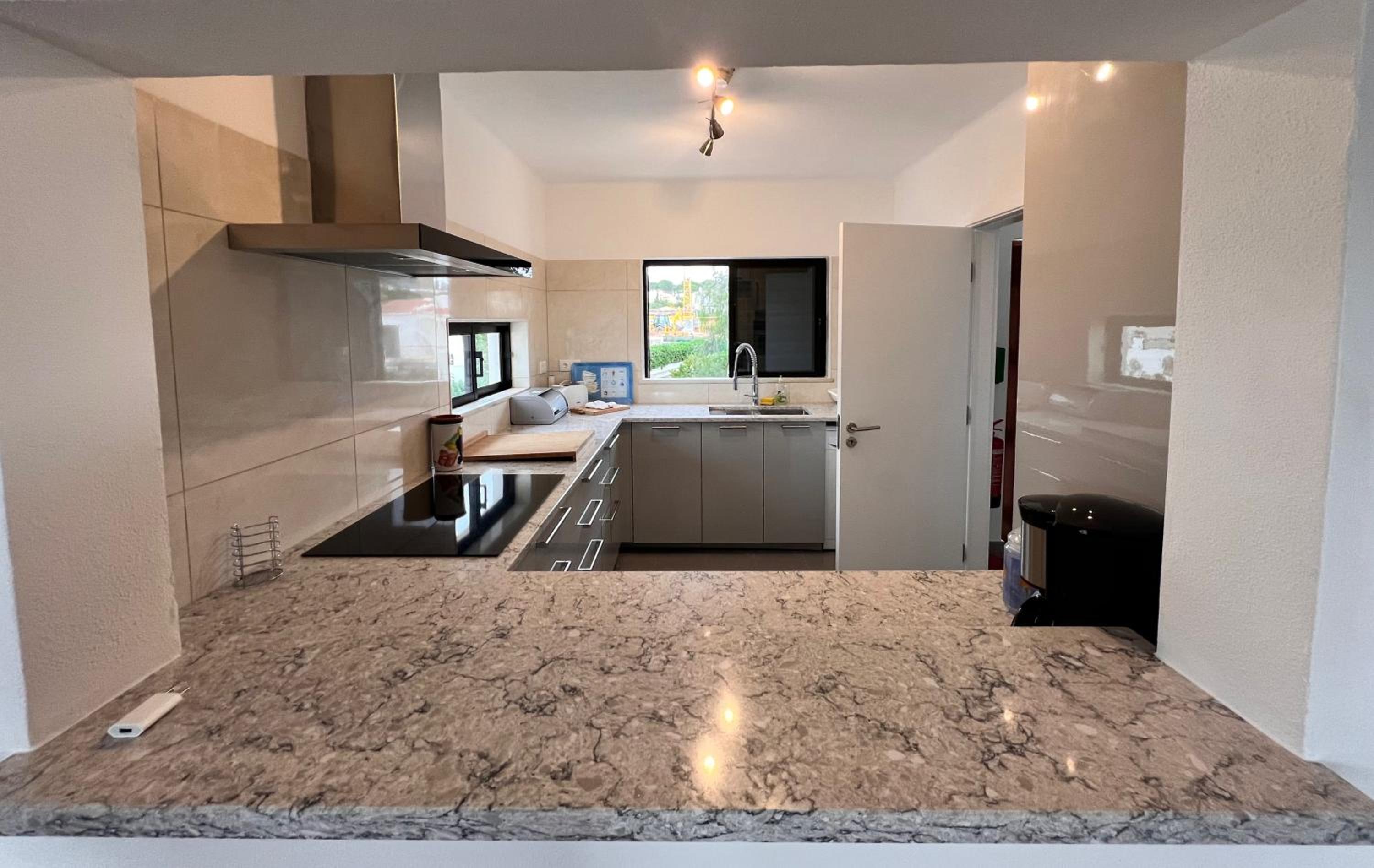 Renovated Vale do Milho Golf Apartment with sea view
