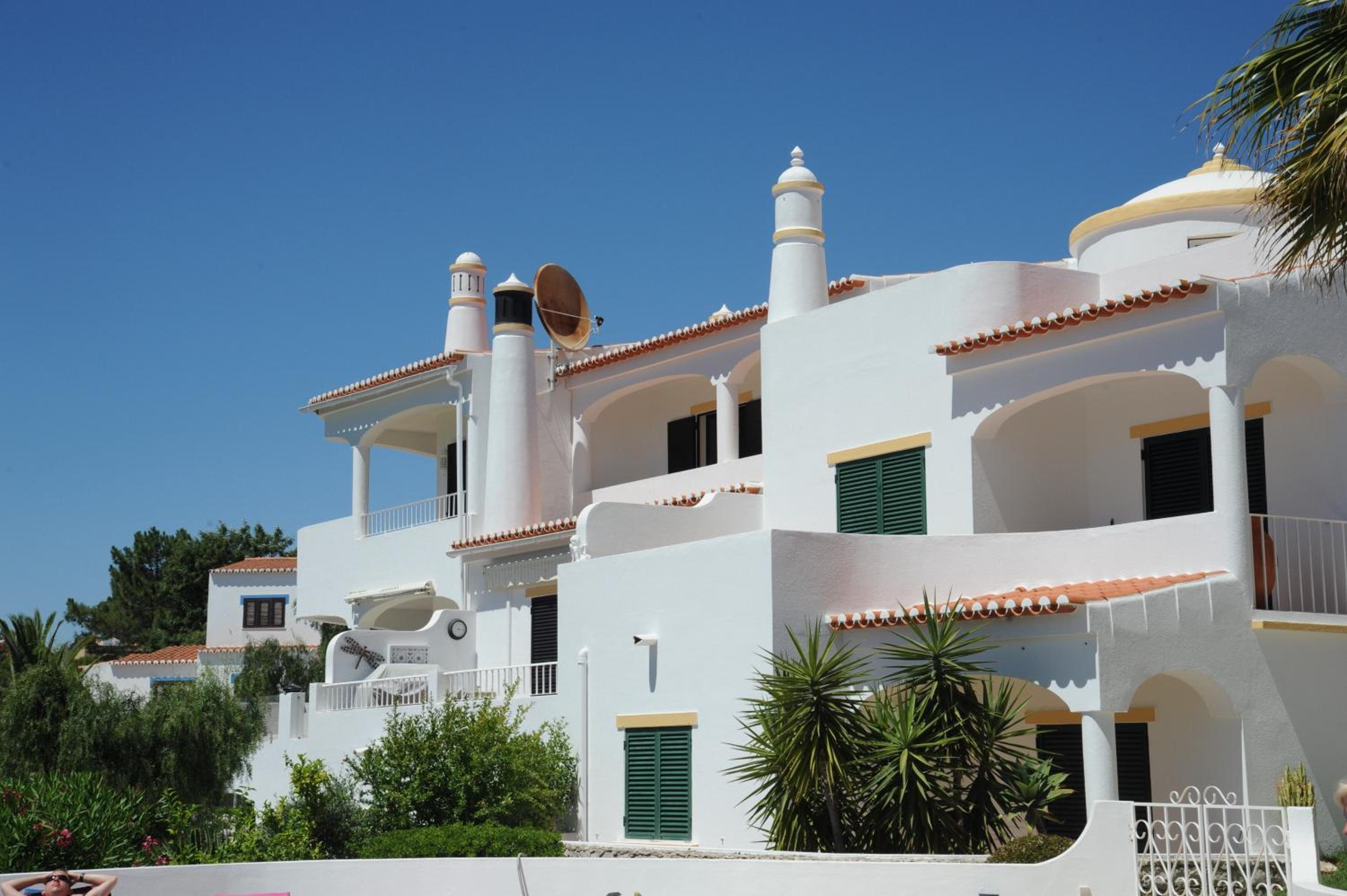 Renovated Vale do Milho Golf Apartment with sea view