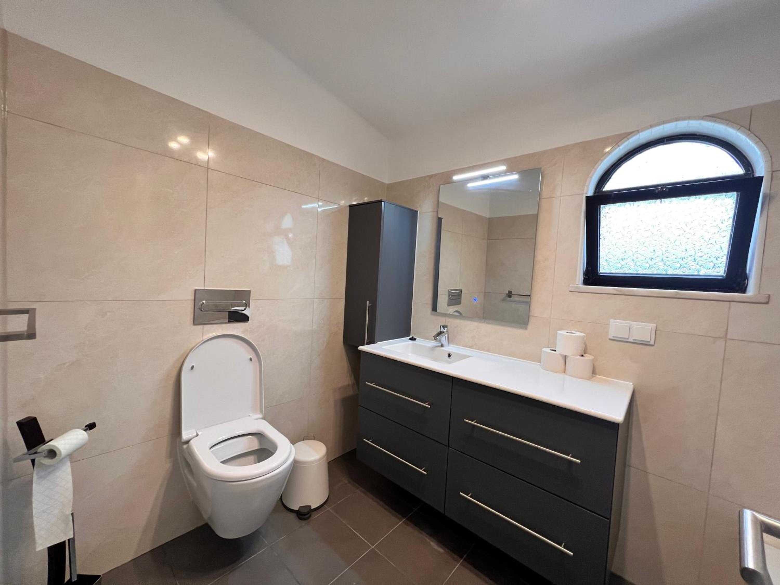 Renovated Vale do Milho Golf Apartment with sea view