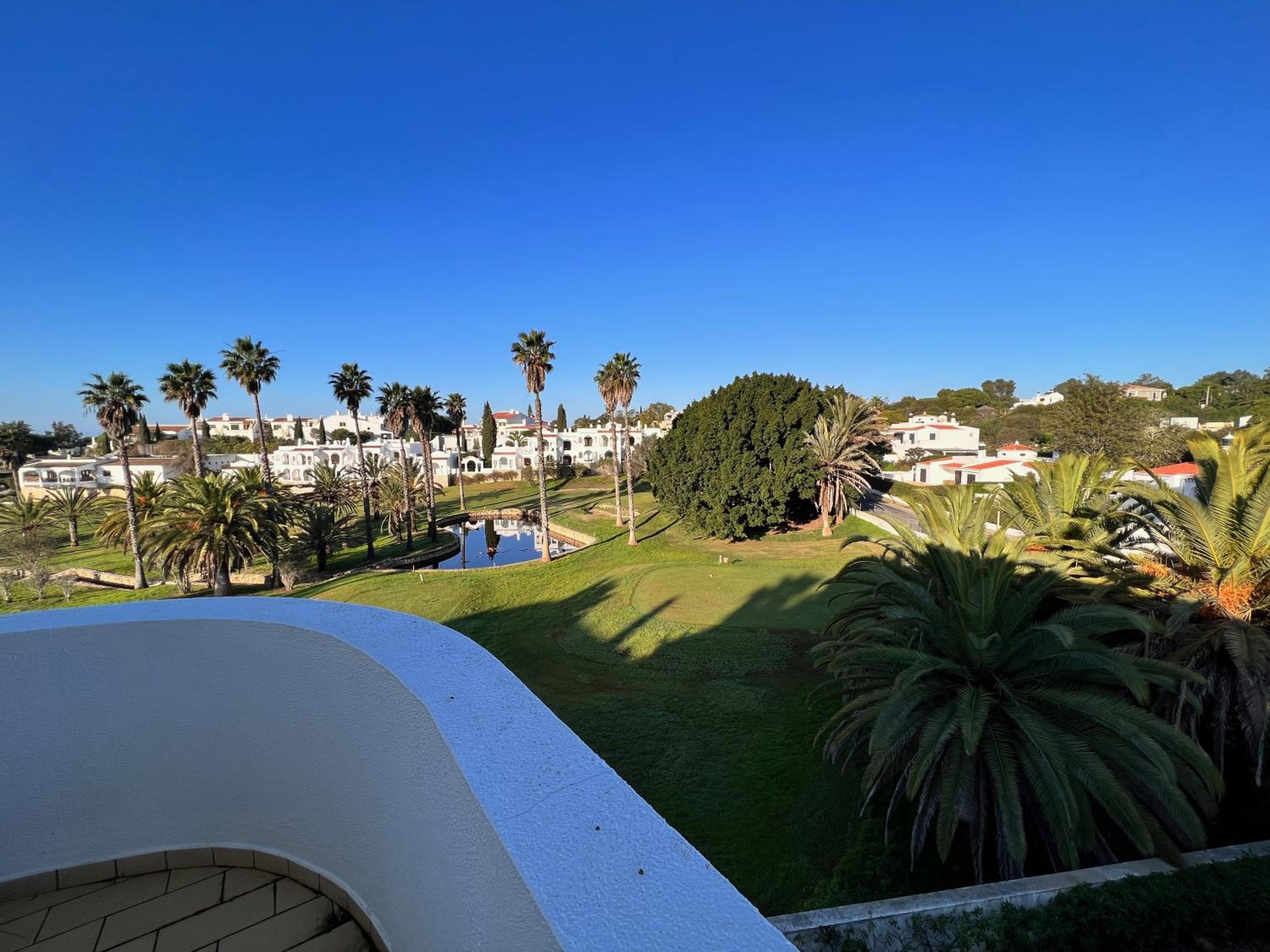 Renovated Vale do Milho Golf Apartment with sea view