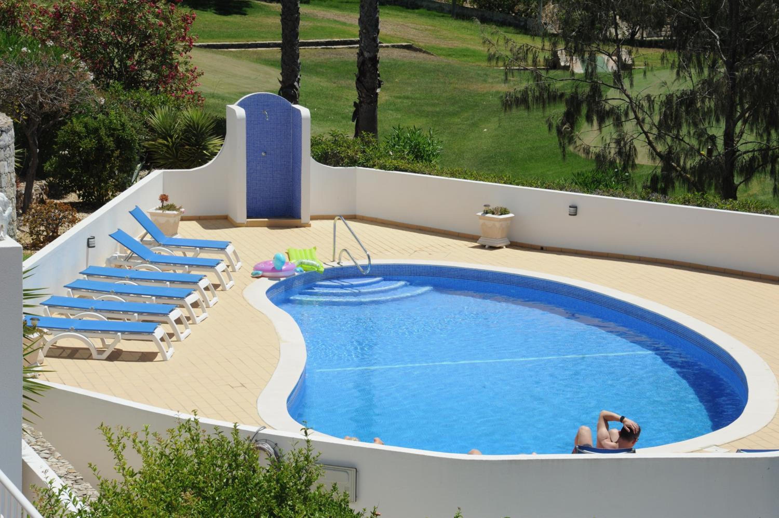 Renovated Vale do Milho Golf Apartment with sea view