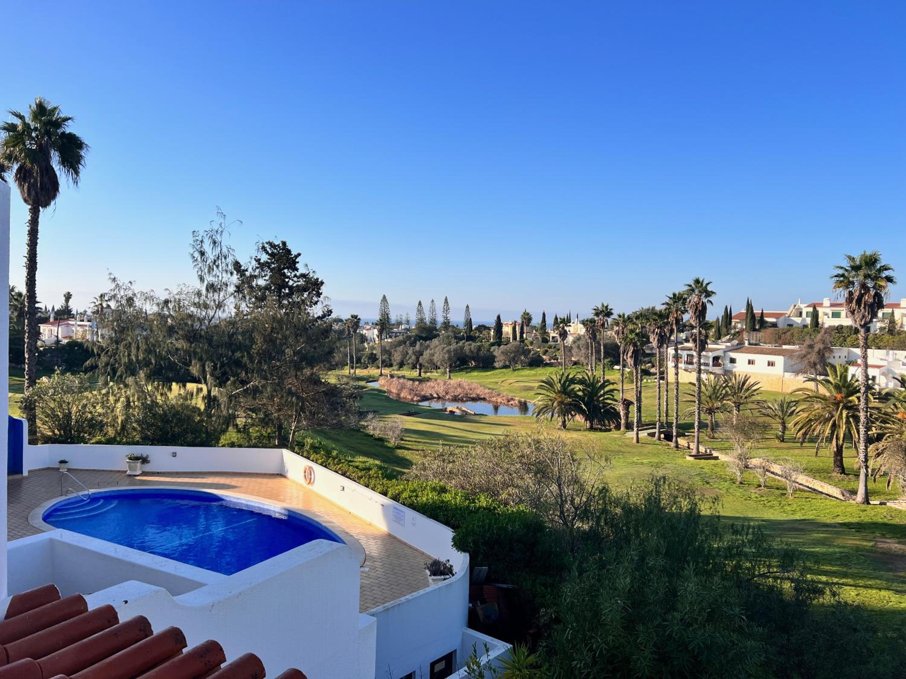 Renovated Vale do Milho Golf Apartment with sea view