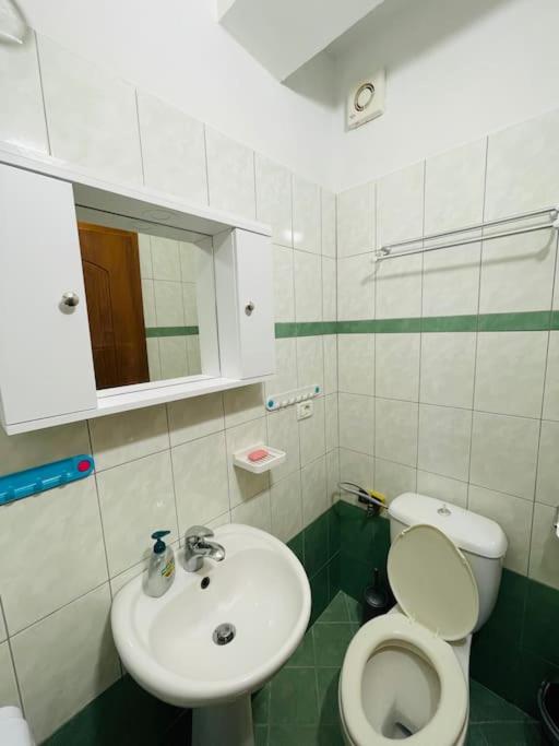 Aleksander’s New and spacious Apartment in Saranda