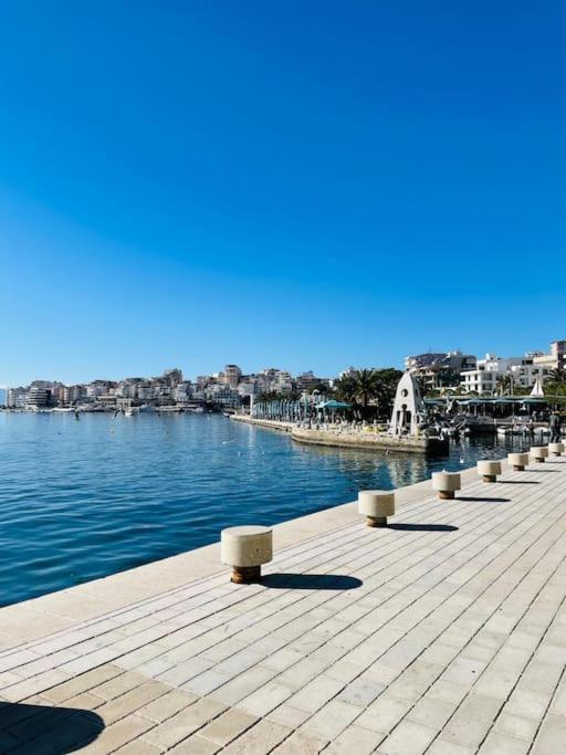 Aleksander’s New and spacious Apartment in Saranda