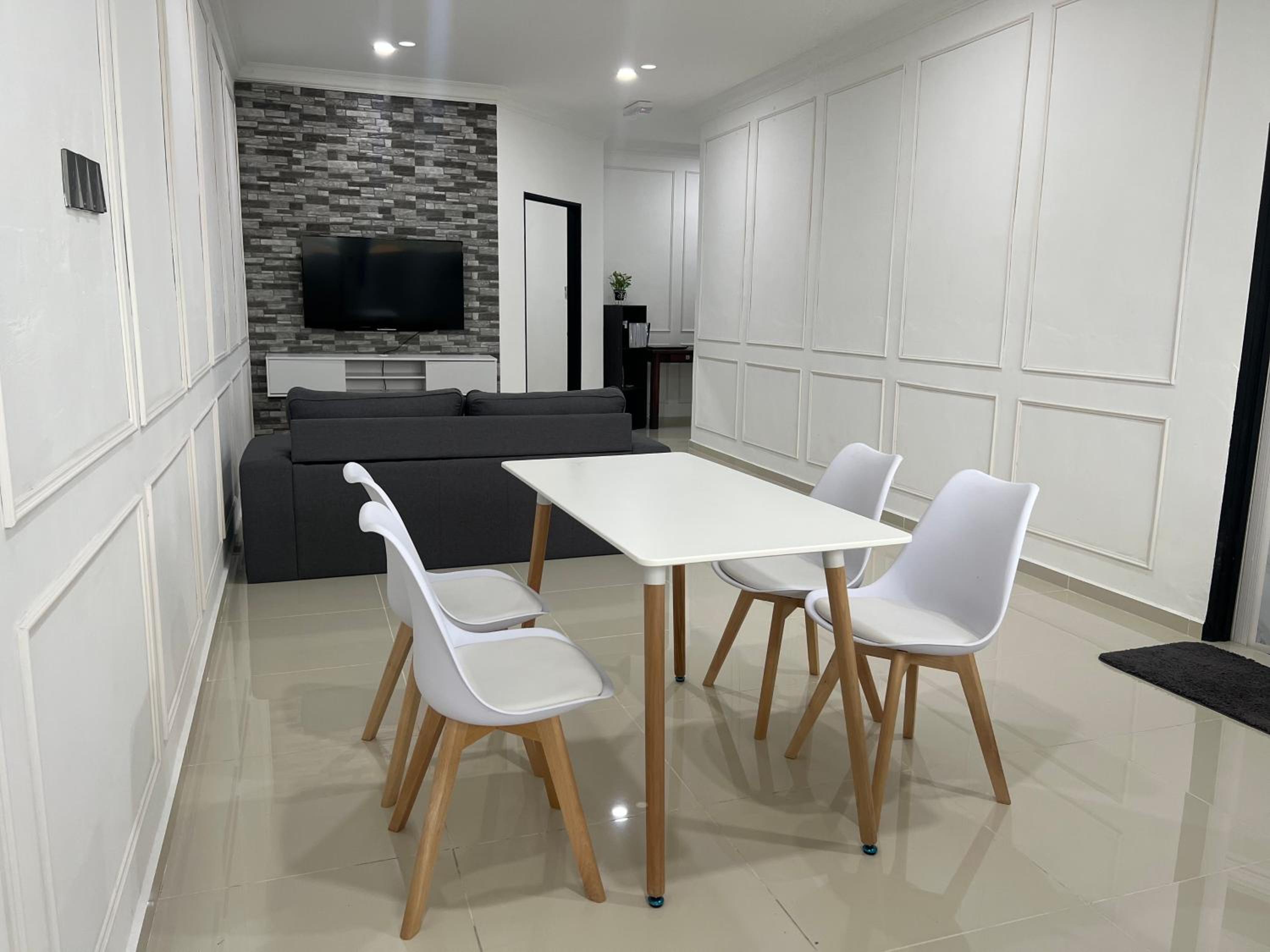 Laena Homestay