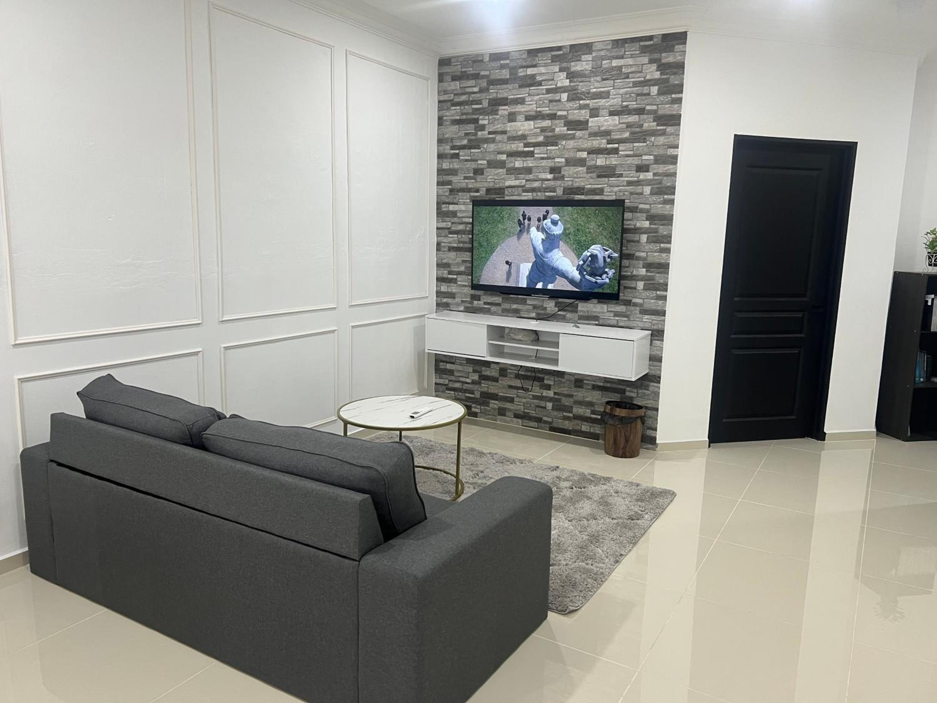 Laena Homestay