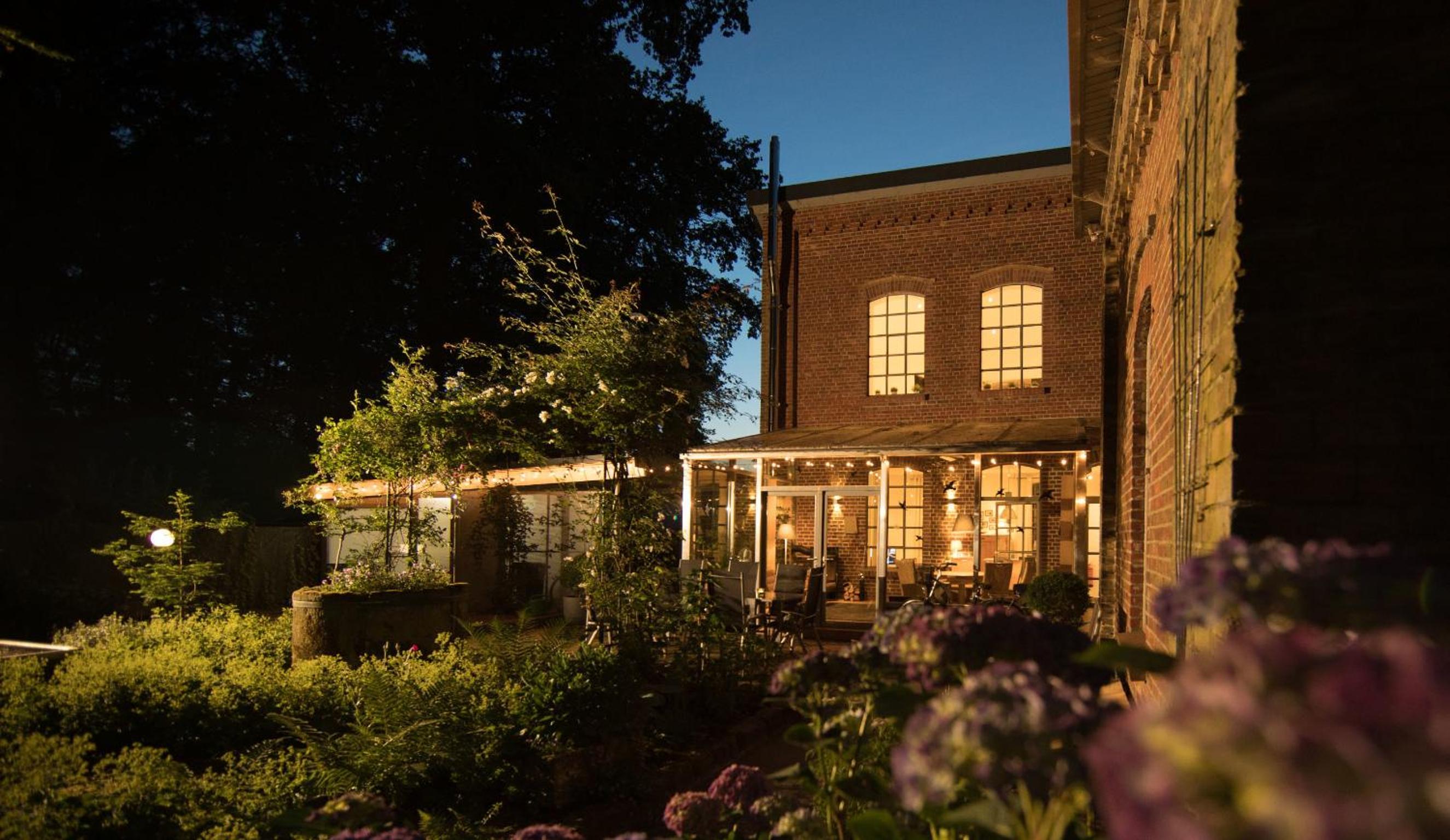 LokoMotel-Wohnung, Luxus Ferienwohnung im Lokschuppen