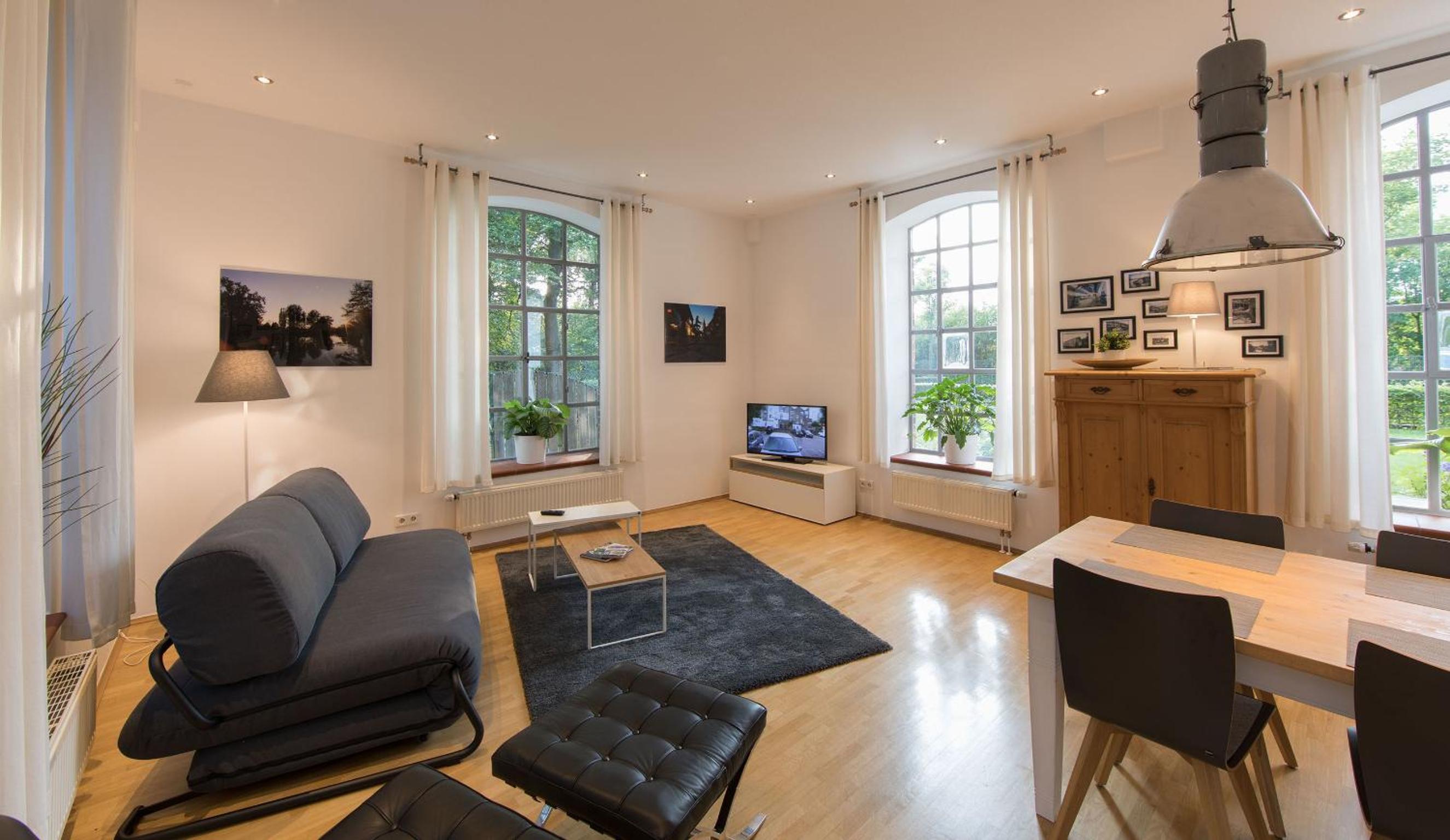 LokoMotel-Wohnung, Luxus Ferienwohnung im Lokschuppen