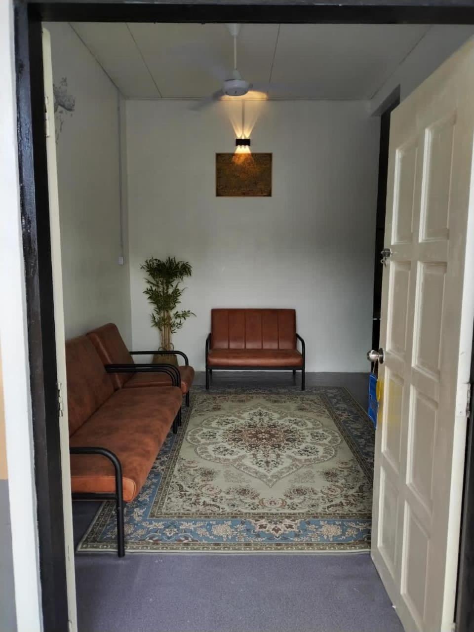 Homestay Embah Ros & Embah Lek photo 5