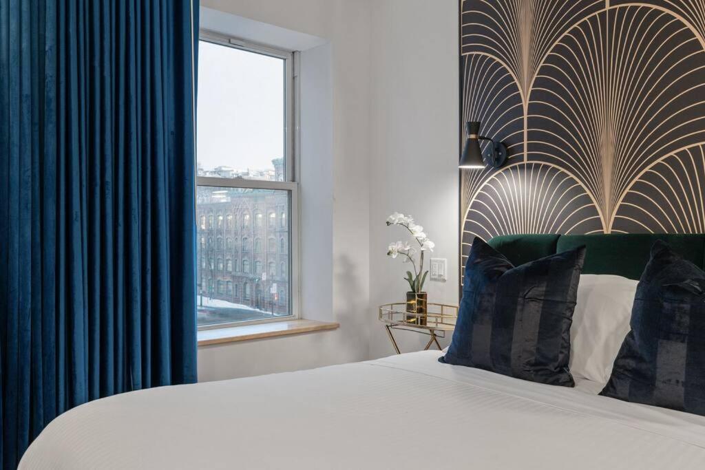 Initial / Art-déco / Quebec