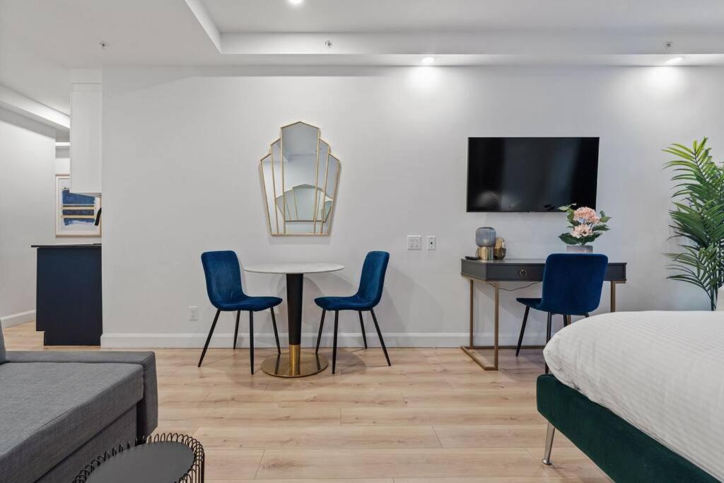 Initial / Art-déco / Quebec