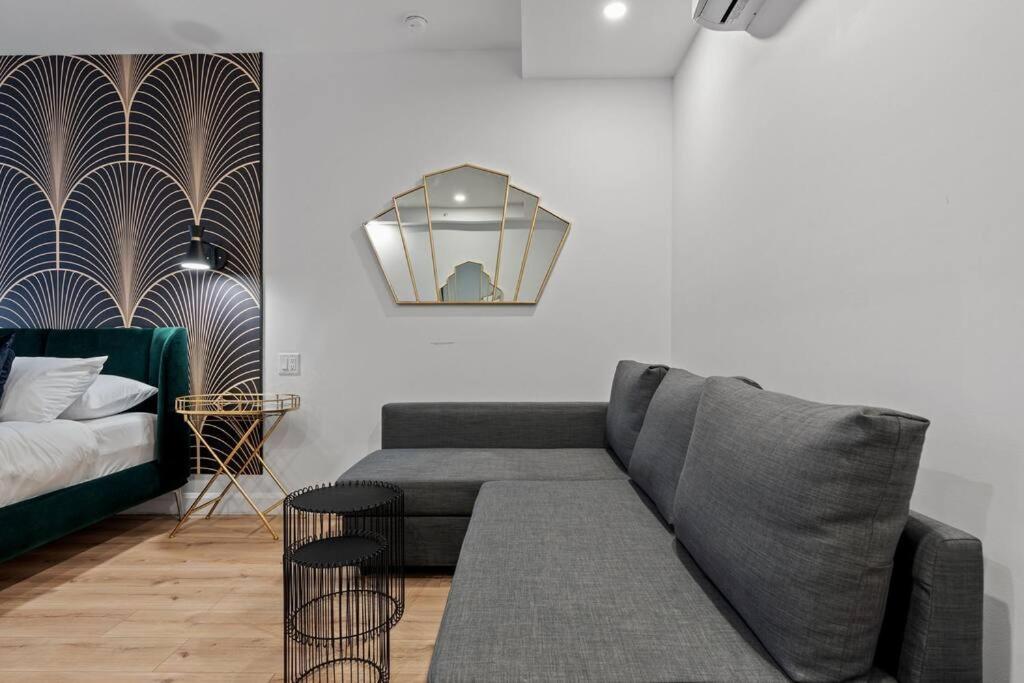 Initial / Art-déco / Quebec