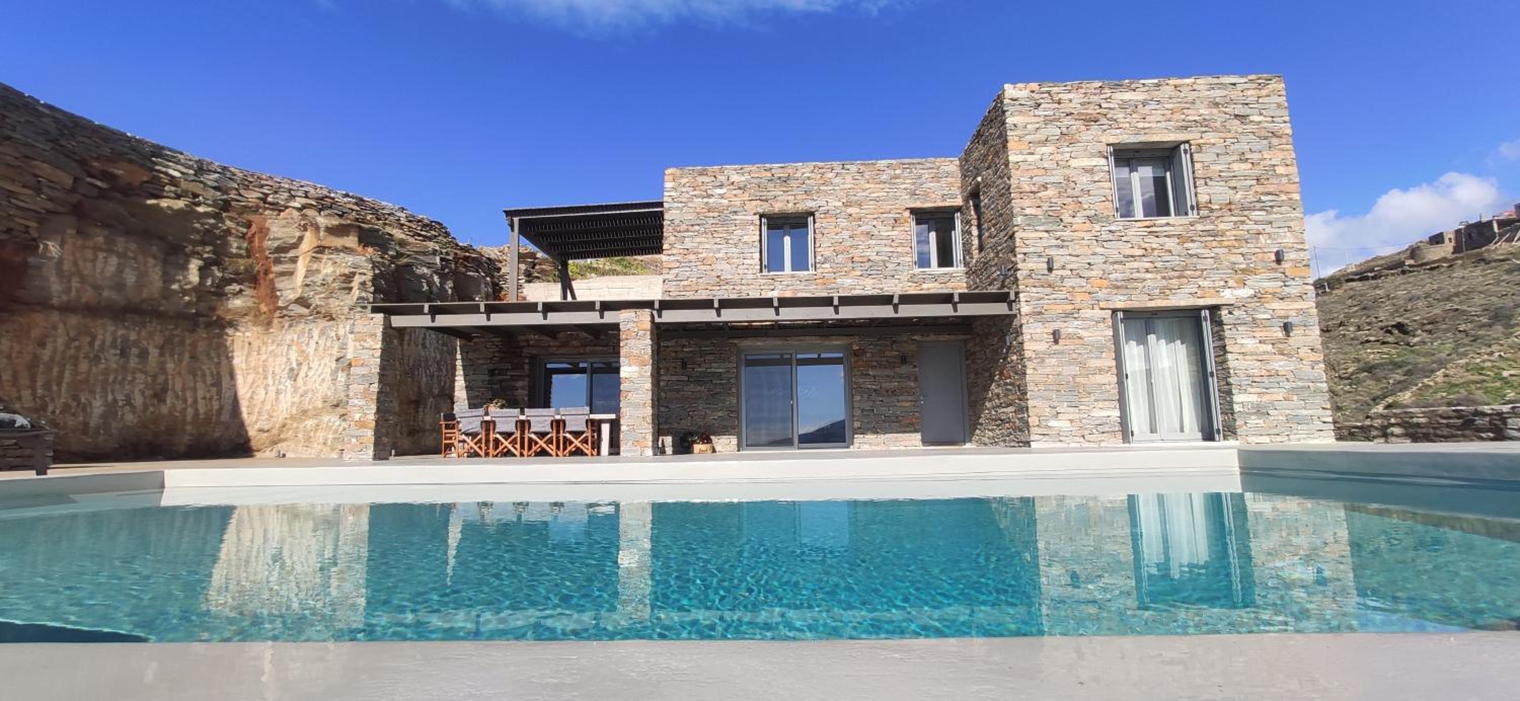 Villa Veneterra-Pool-SeaView-ConciergeServices