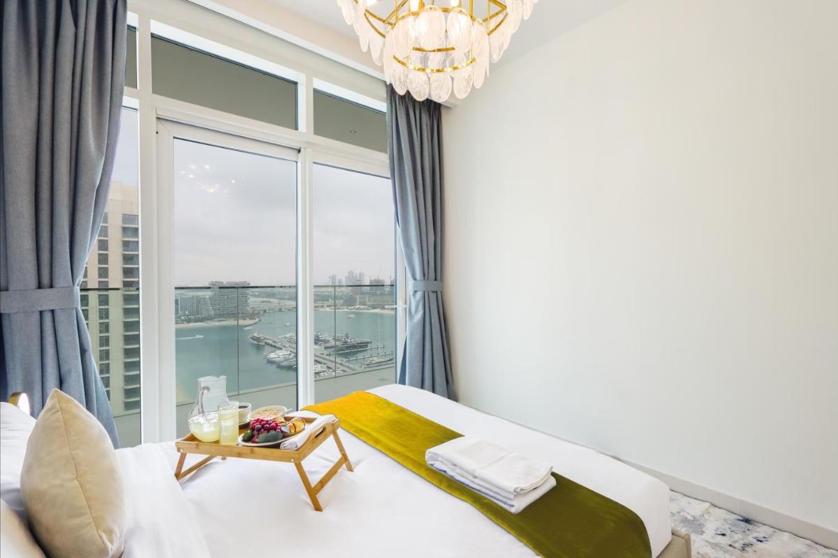 Livbnb Suites - 3 Bedroom with Private Beach Marina Skyline View