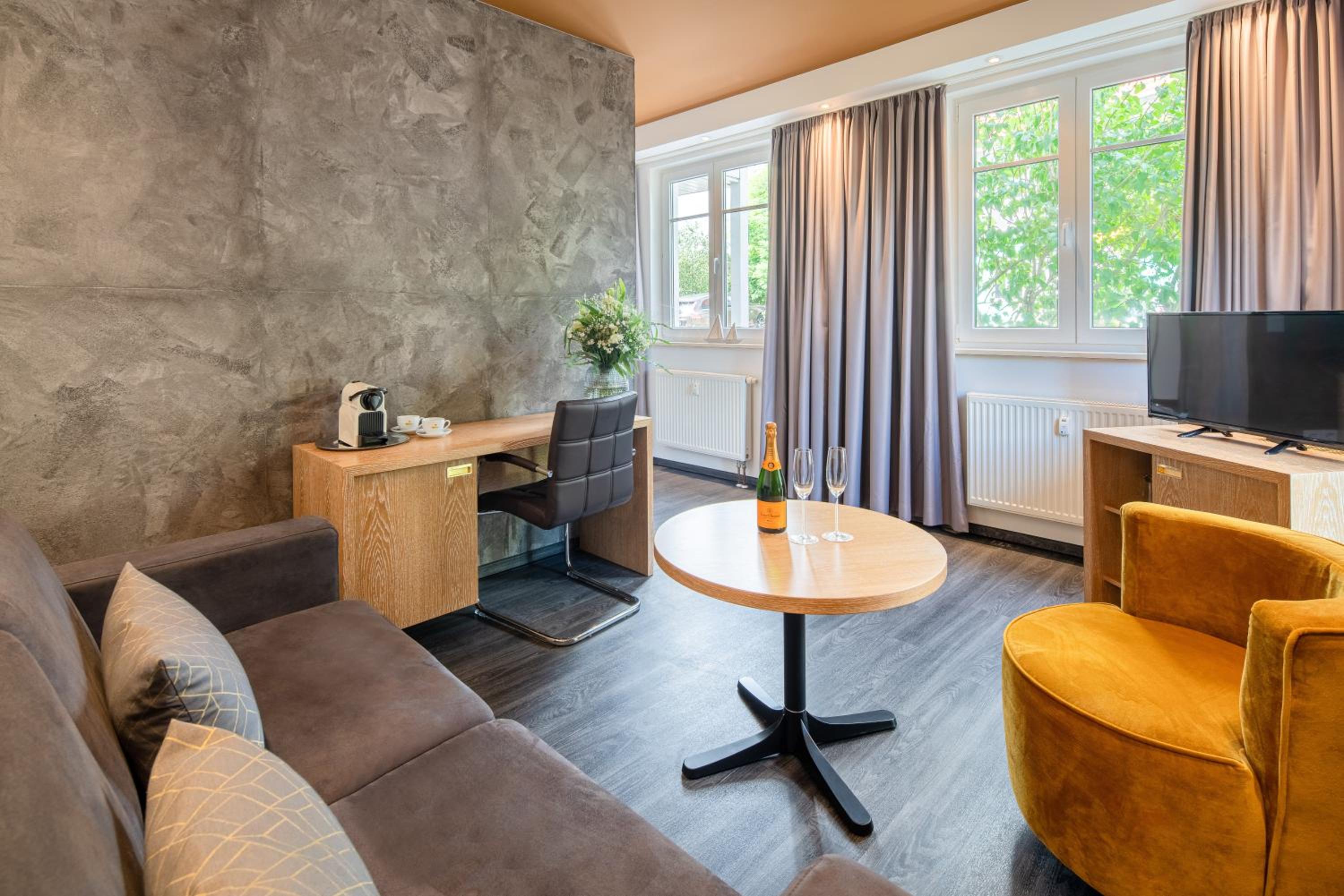 Ferienappartement und Economyzimmer Residenz Waldkrone