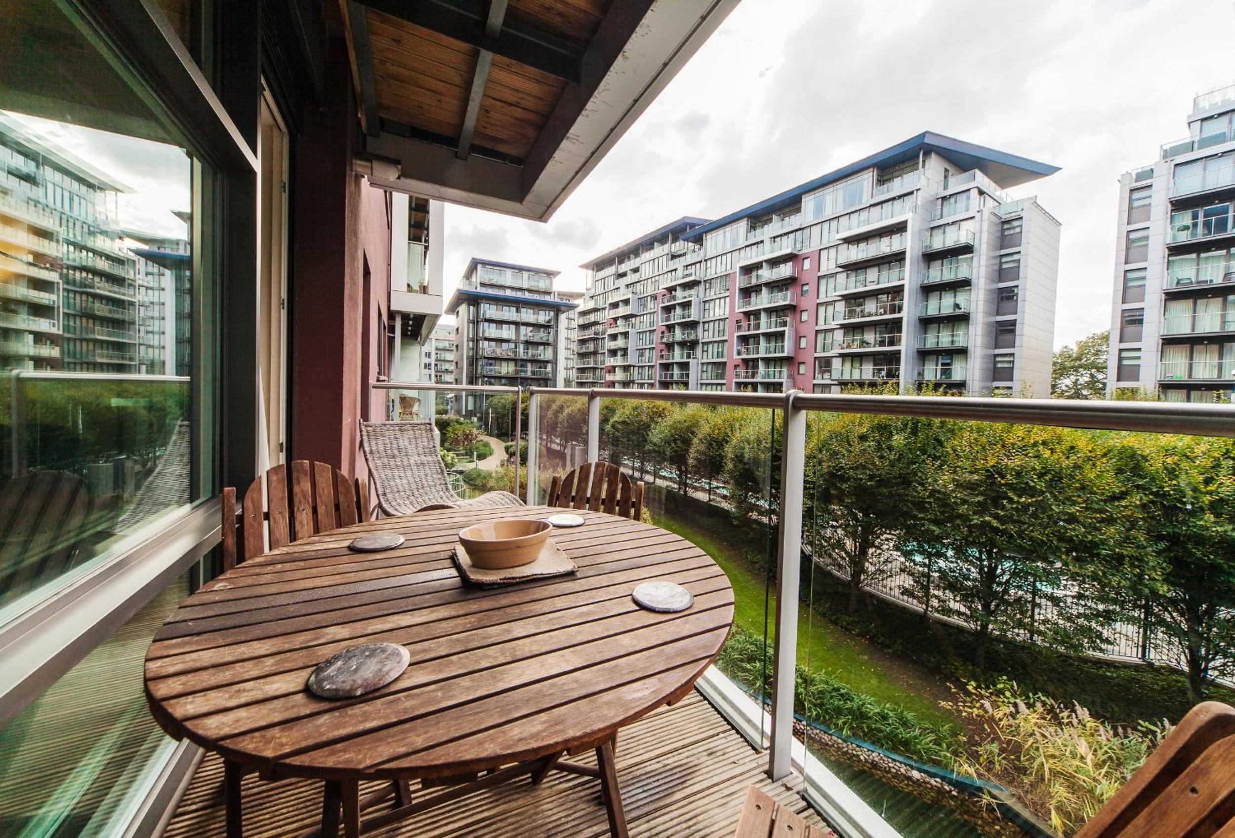 Riverside Apartment photo 2