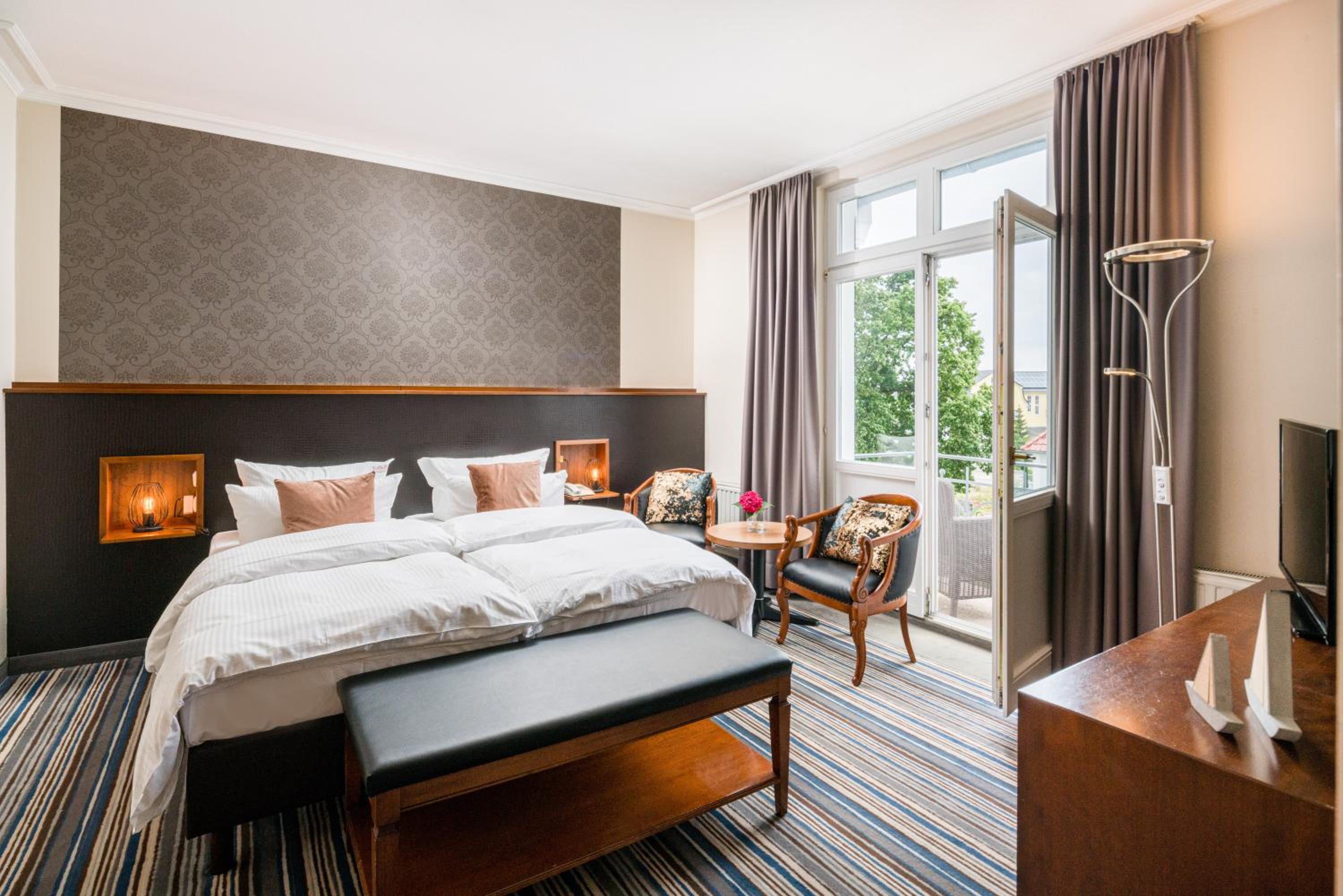 Ferienappartement und Economyzimmer Residenz Waldkrone