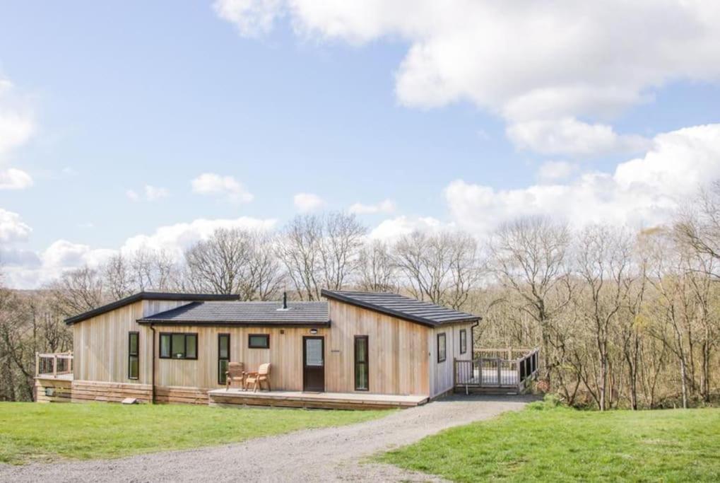 Hotel Fabulous Detached Lodge With Hot Tub Two Nights Minimum Stay