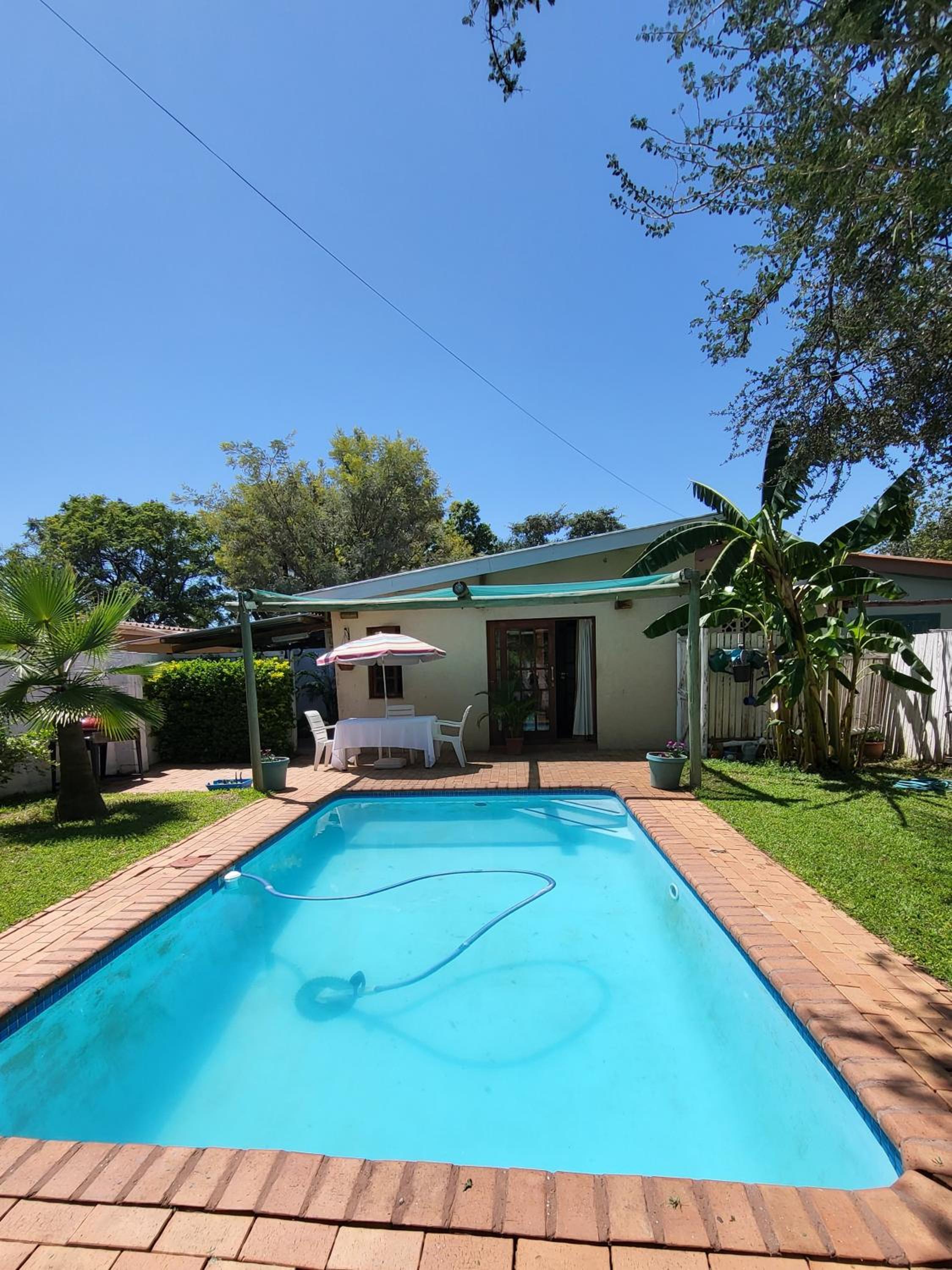 Guesthouse Private Room with Garden and Pool