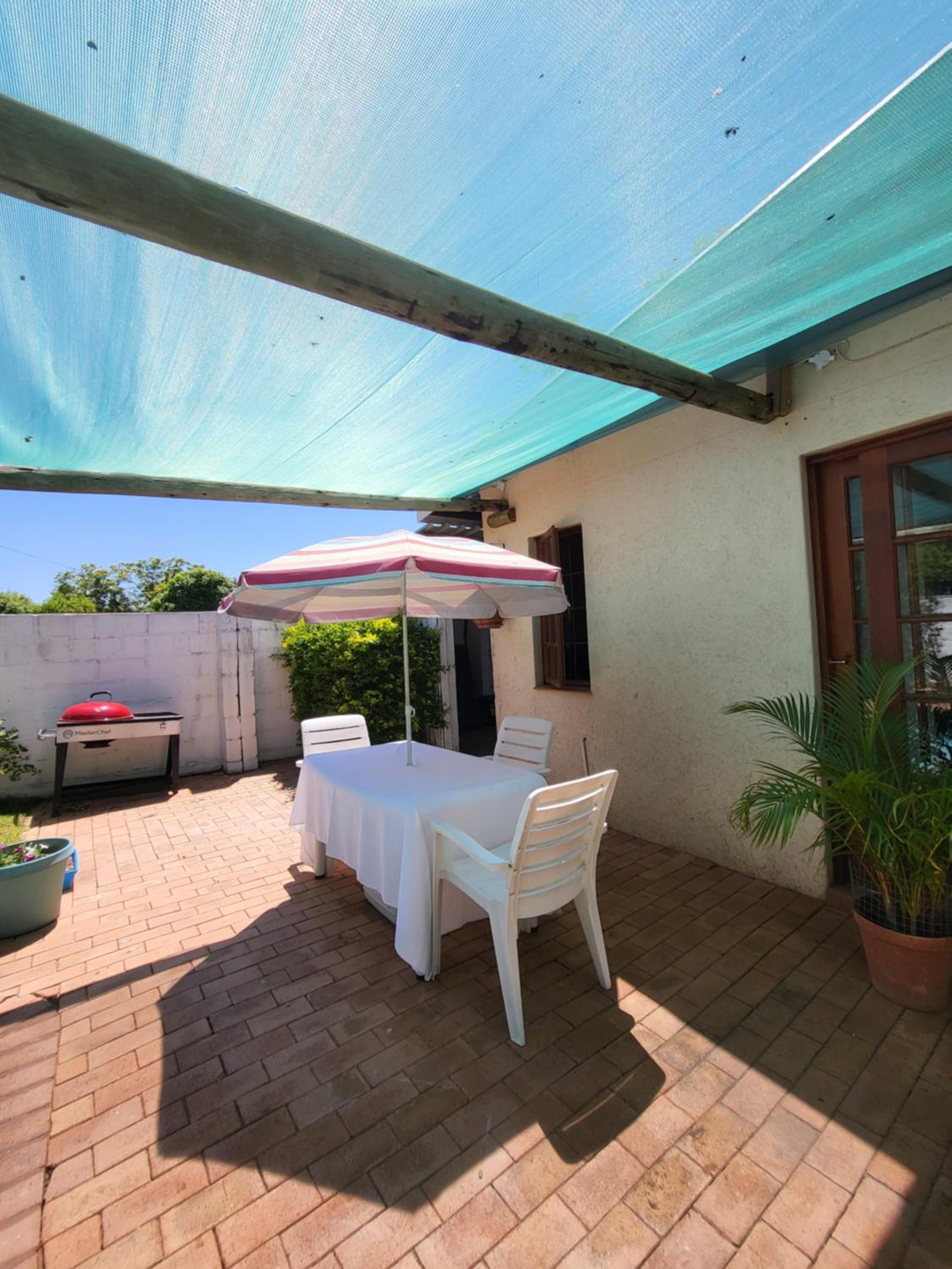 Guesthouse Private Room with Garden and Pool