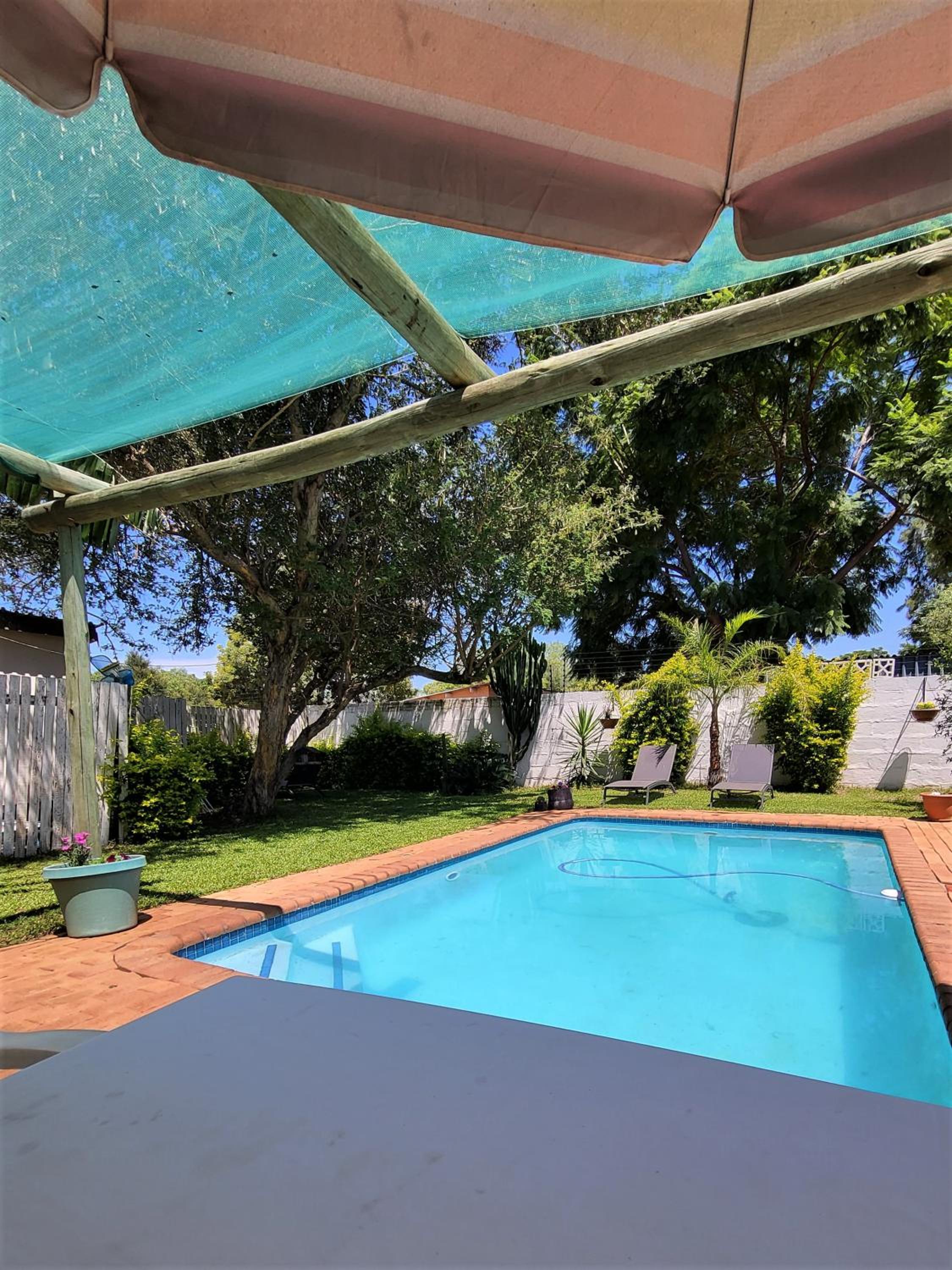 Guesthouse Private Room with Garden and Pool