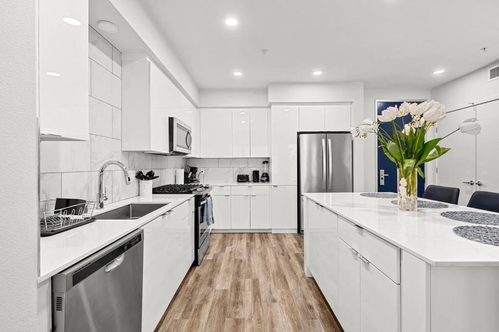 Exclusive property in the heart of marina del rey