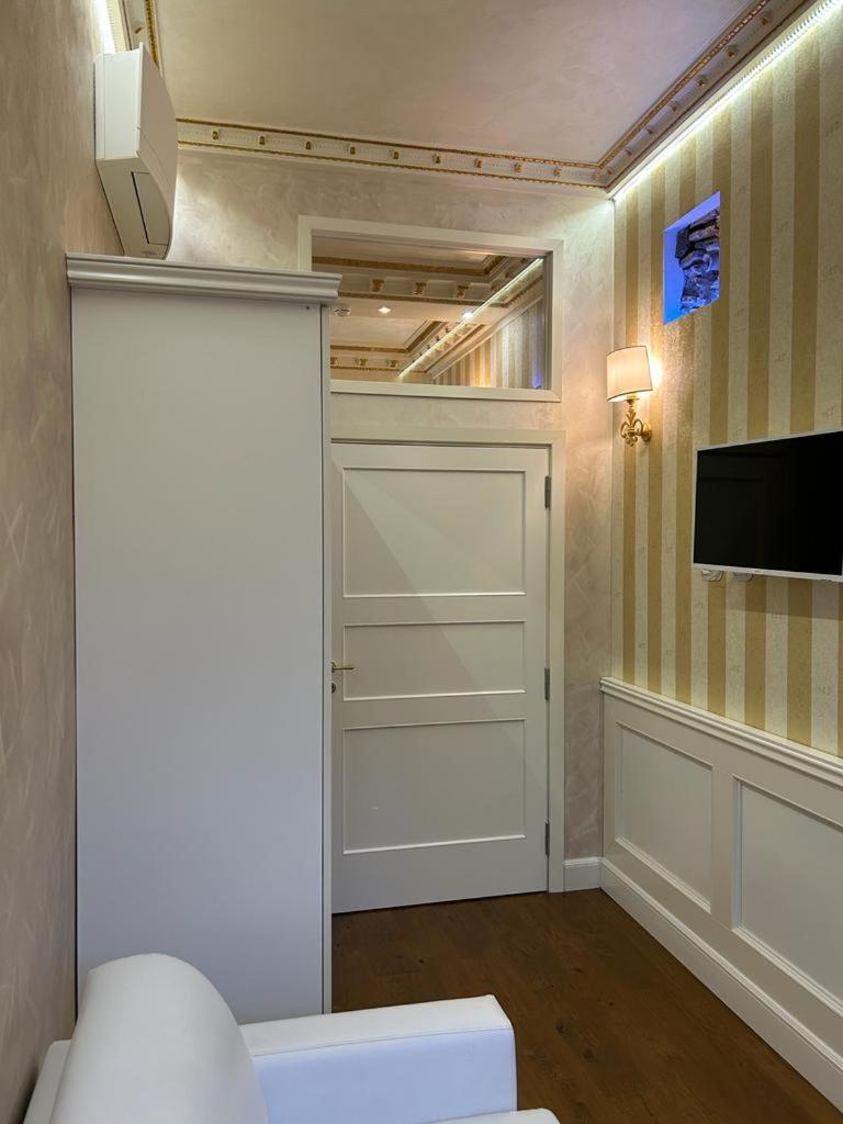 Piazza Venezia Luxury Suite