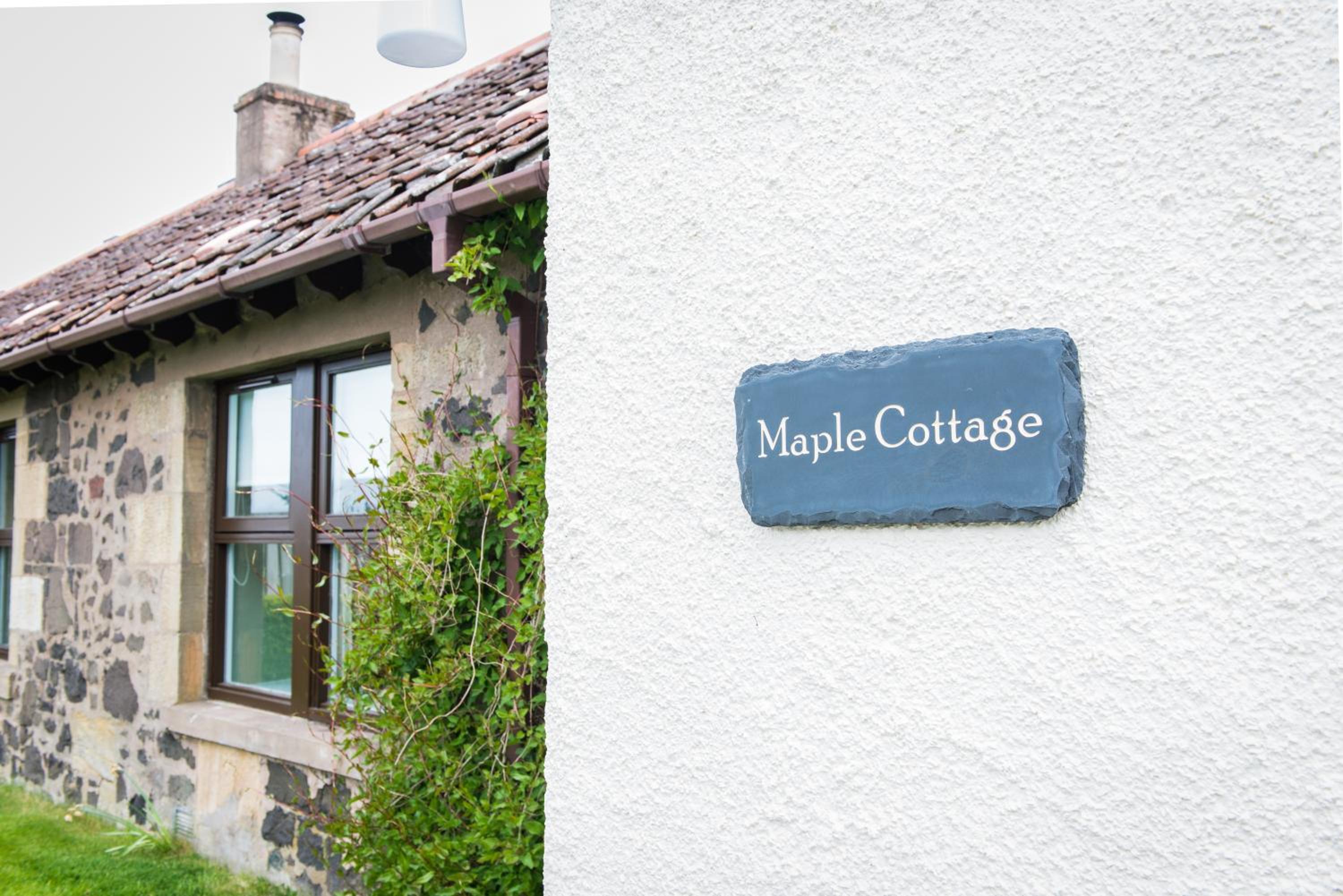 Maple Cottage with Hot Tub