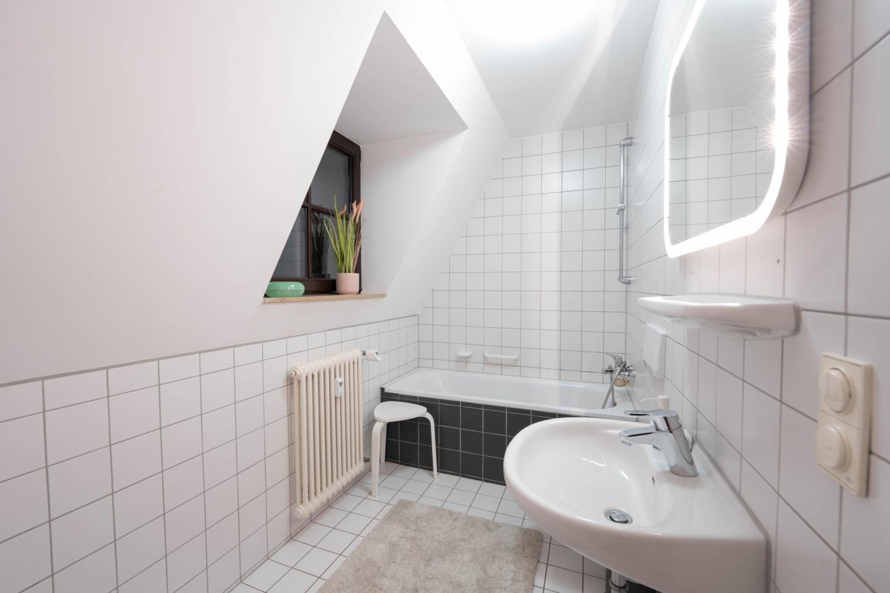 Loft mit Balkon im Historischen Altbau am Marktplatz - 75qm, DisneyPlus, 300mbs Internet
