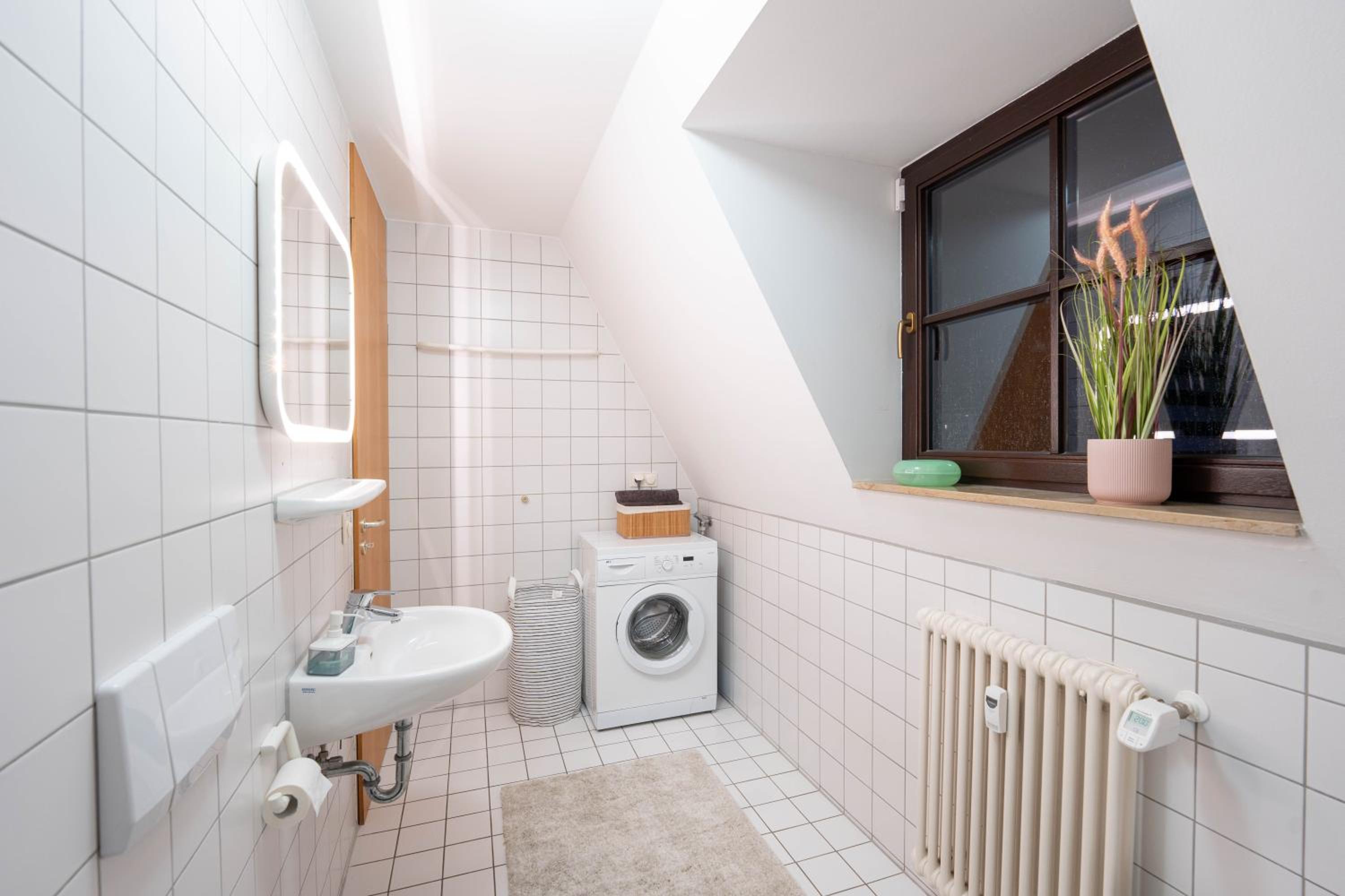 Loft mit Balkon im Historischen Altbau am Marktplatz - 75qm, DisneyPlus, 300mbs Internet