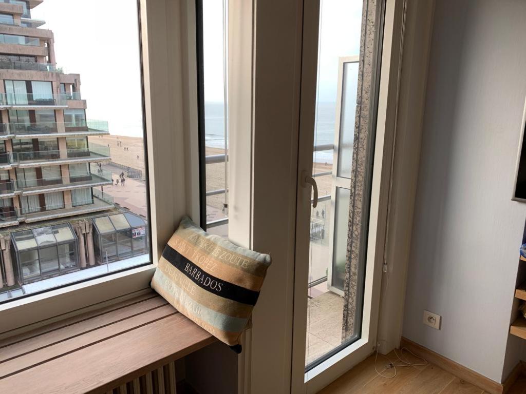 Sunny studio with seaview