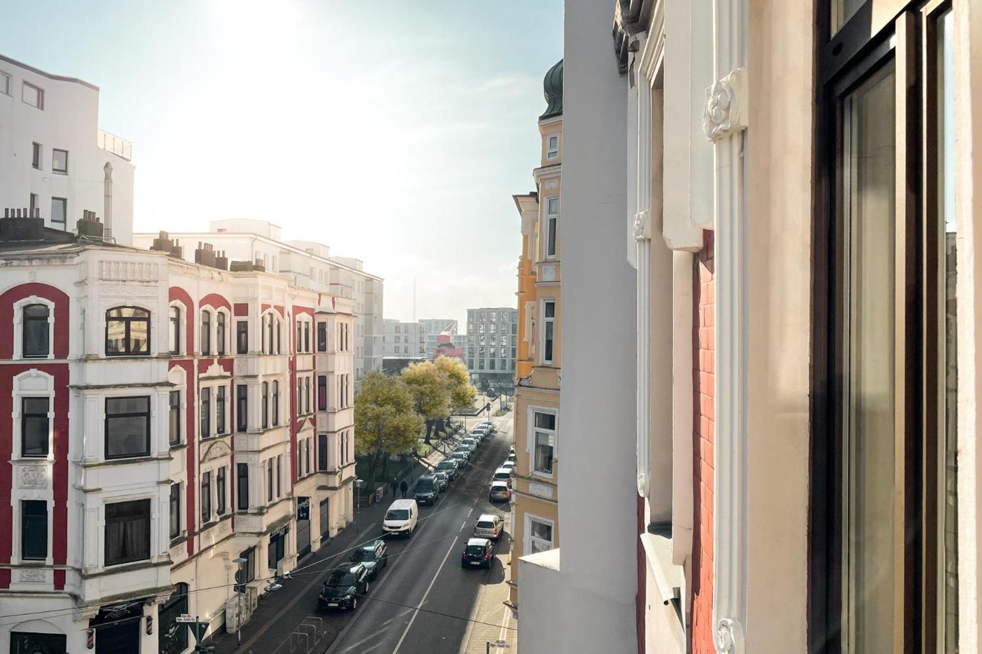 Bheaven I Golden Wave Premium Apartment