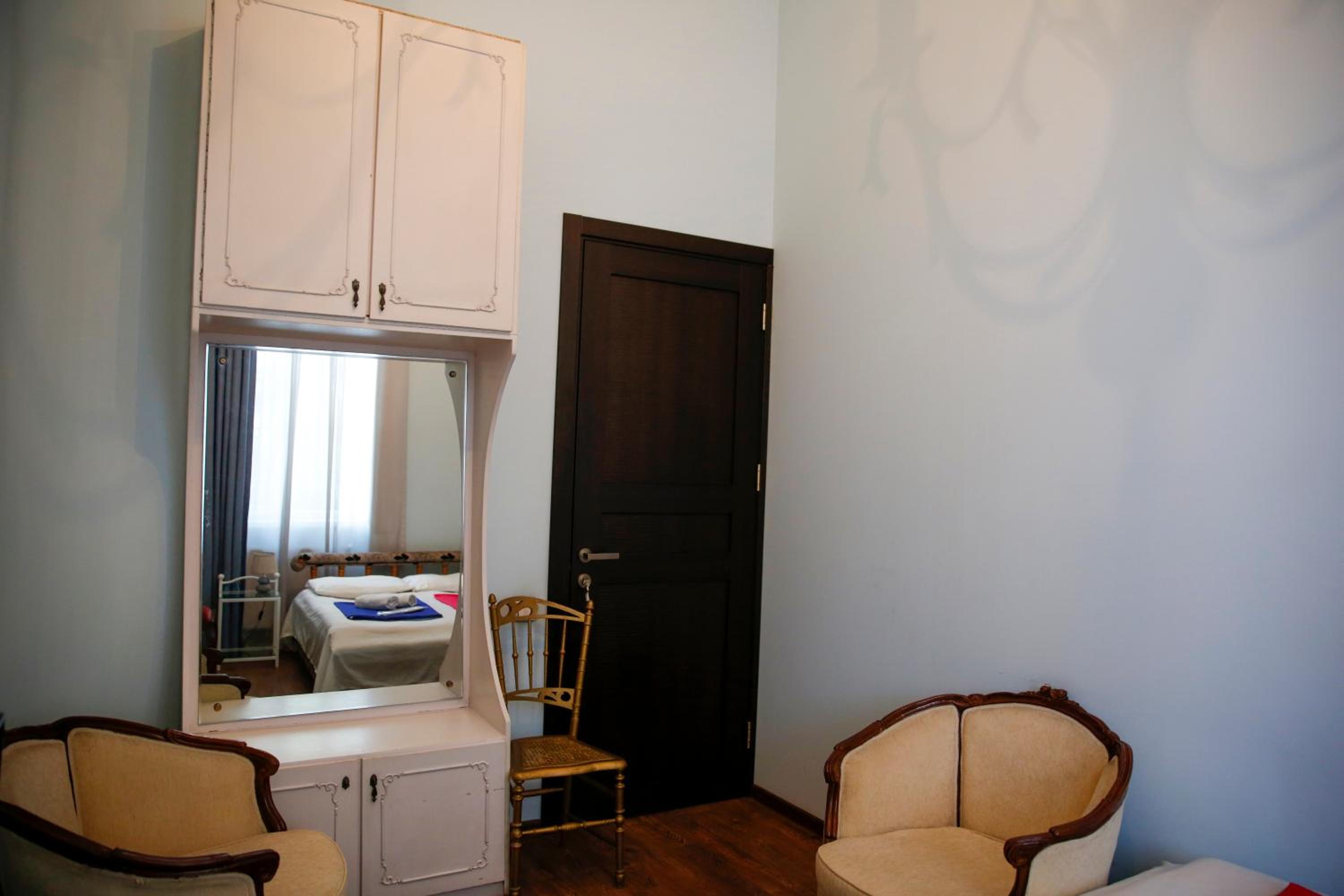 Apartment on Chubinashvili 30 view 4