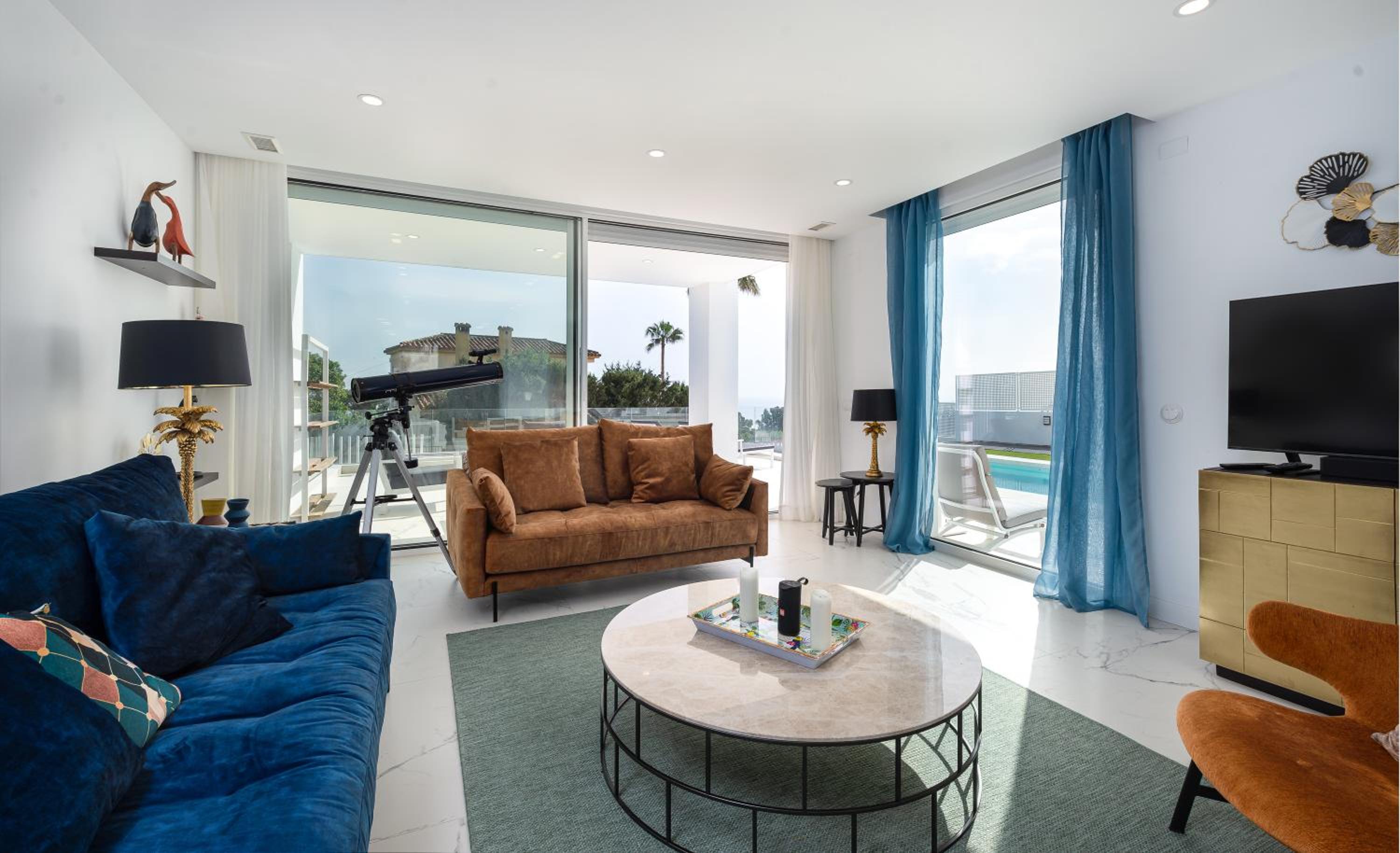 luxurious villa MOGA overlooking the sea and Gibraltar