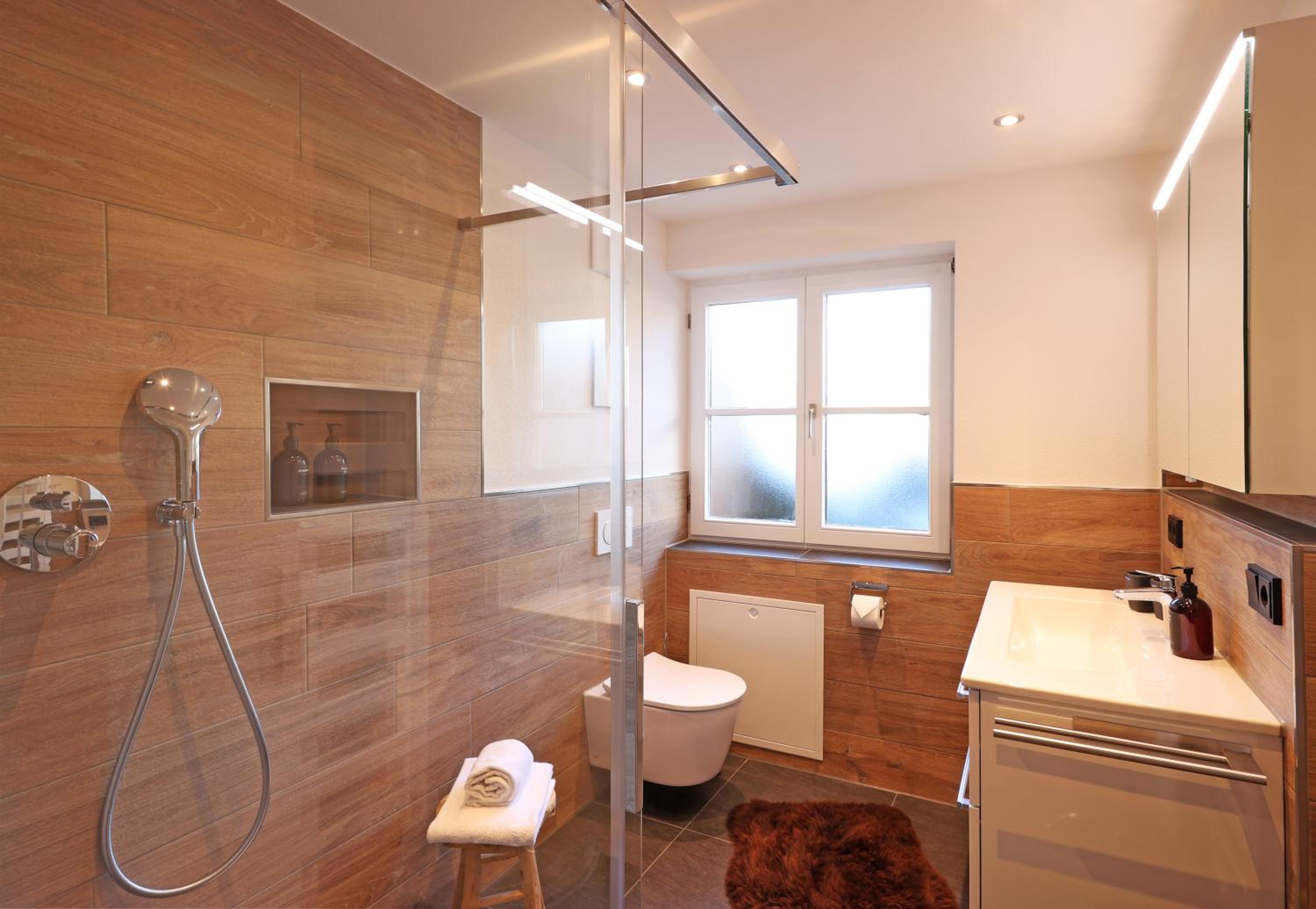 Ruhige Chalet-Style Suite am Kurpark neben der Therme