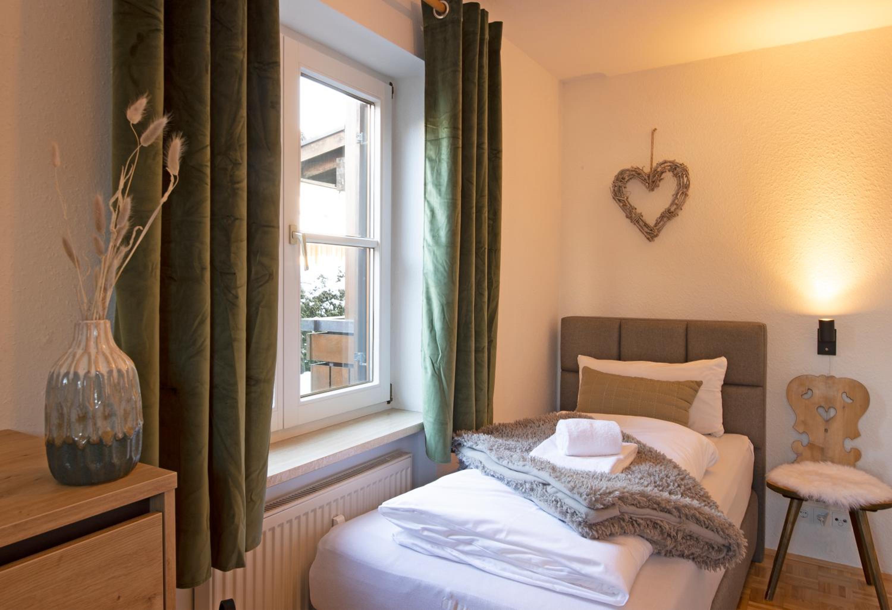 Ruhige Chalet-Style Suite am Kurpark neben der Therme