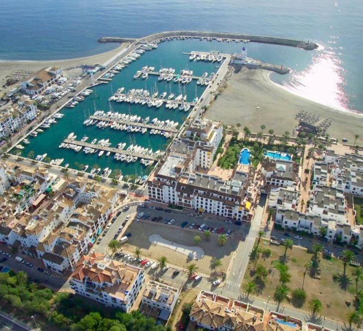 luxurious villa MOGA overlooking the sea and Gibraltar