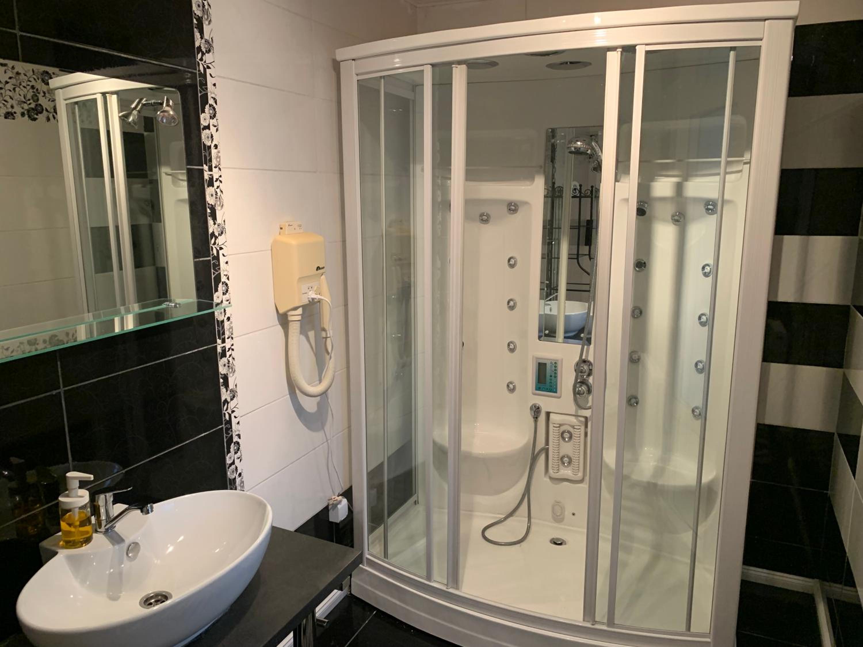 Nobless Boutique Residence
