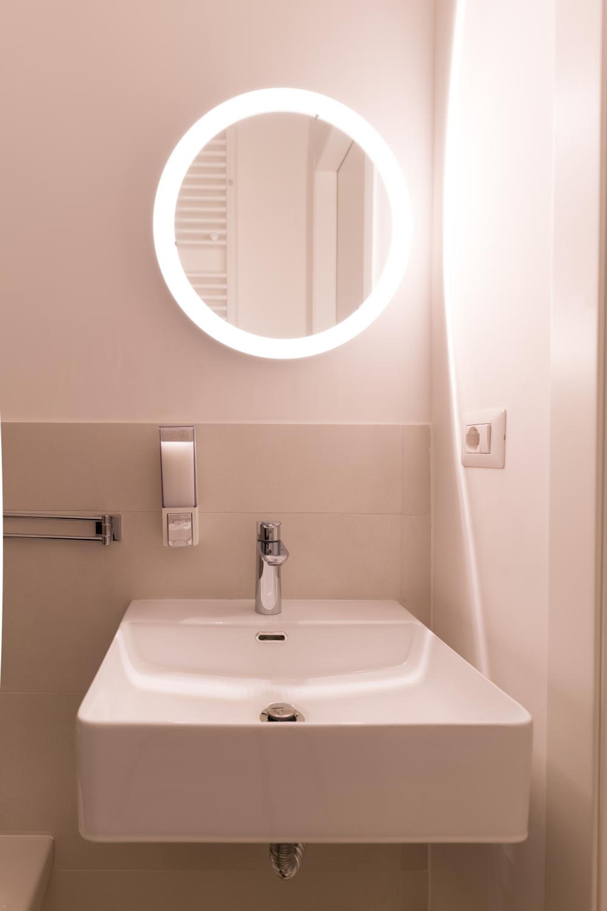 Sleep INN Toledo - SELF CHECK-IN