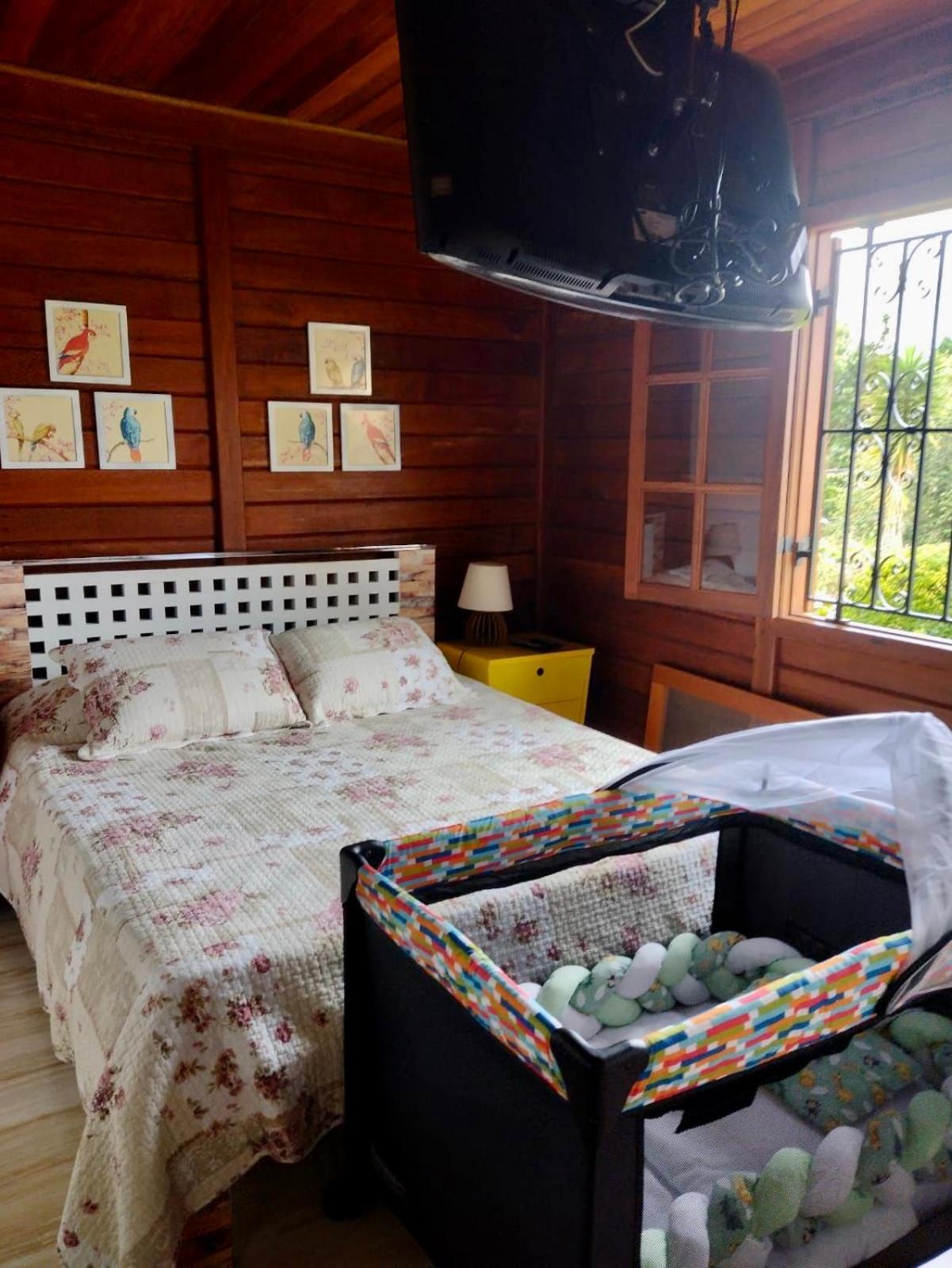 Refúgio de Montanha em Monte Verde para Famílias e Amigos com 4 Suítes