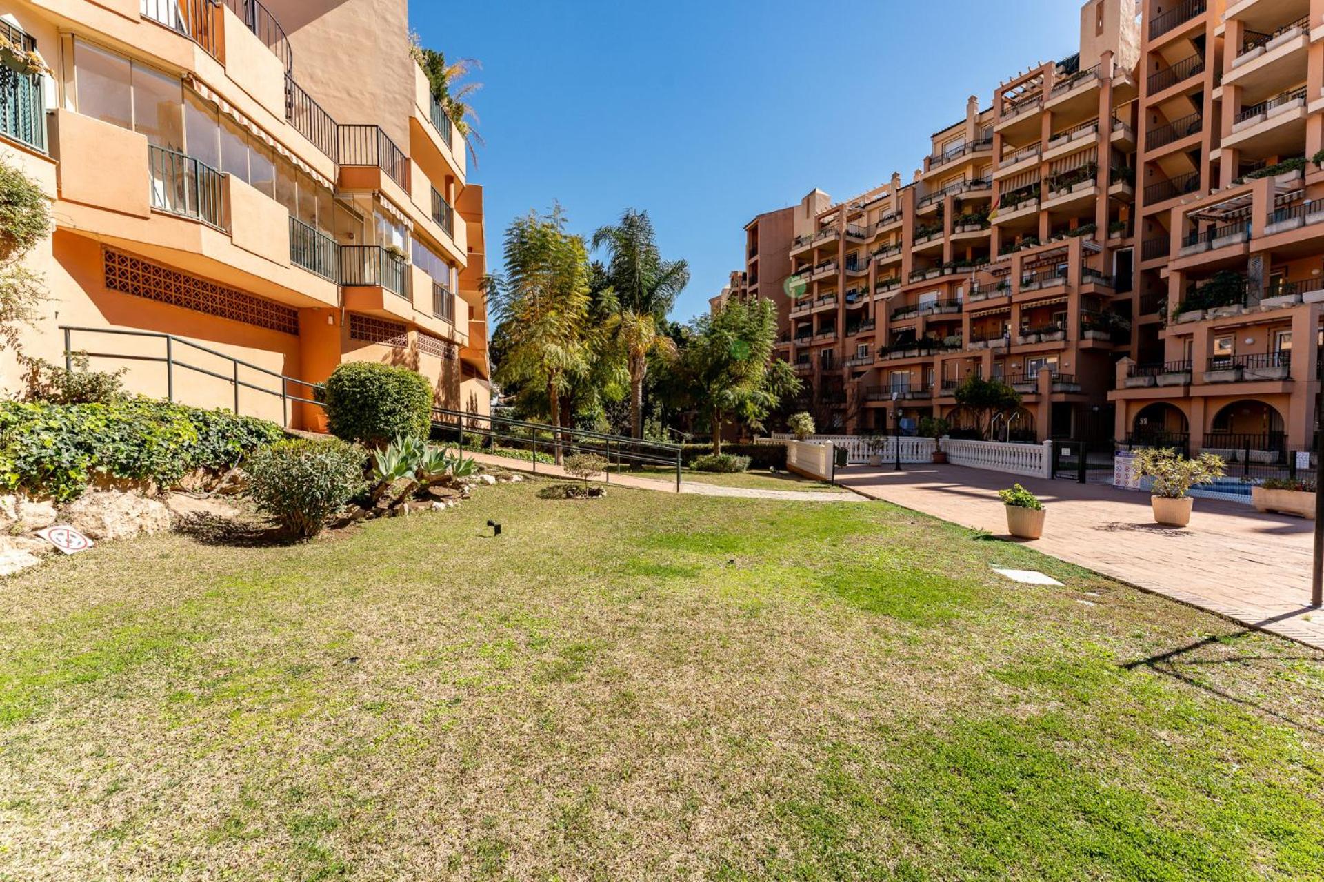 Seaside Bliss 2BR Apartment with Tranquil Terrace Pool and Parking