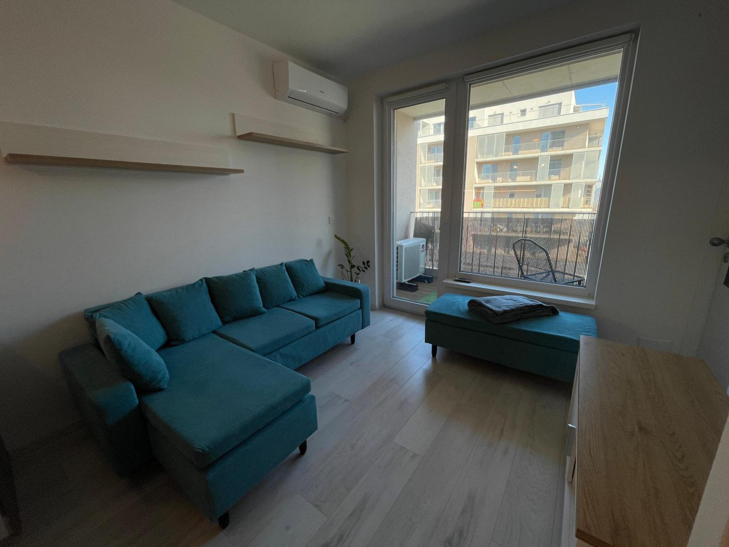 Designer Apt near Old Town with AC, Private Parking, Loggia view 2