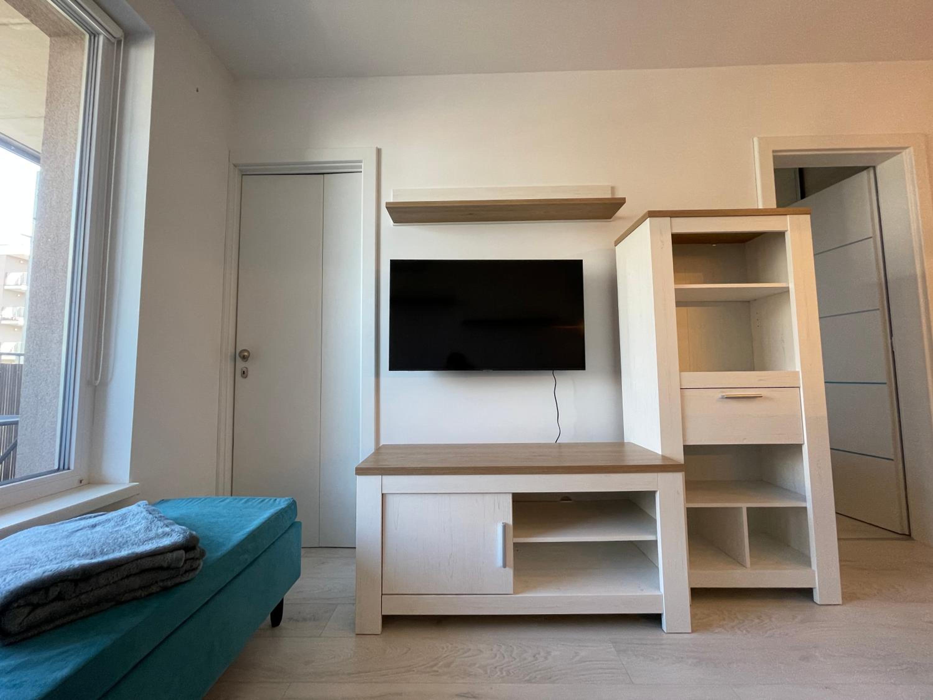 Designer Apt near Old Town with AC, Private Parking, Loggia view 3