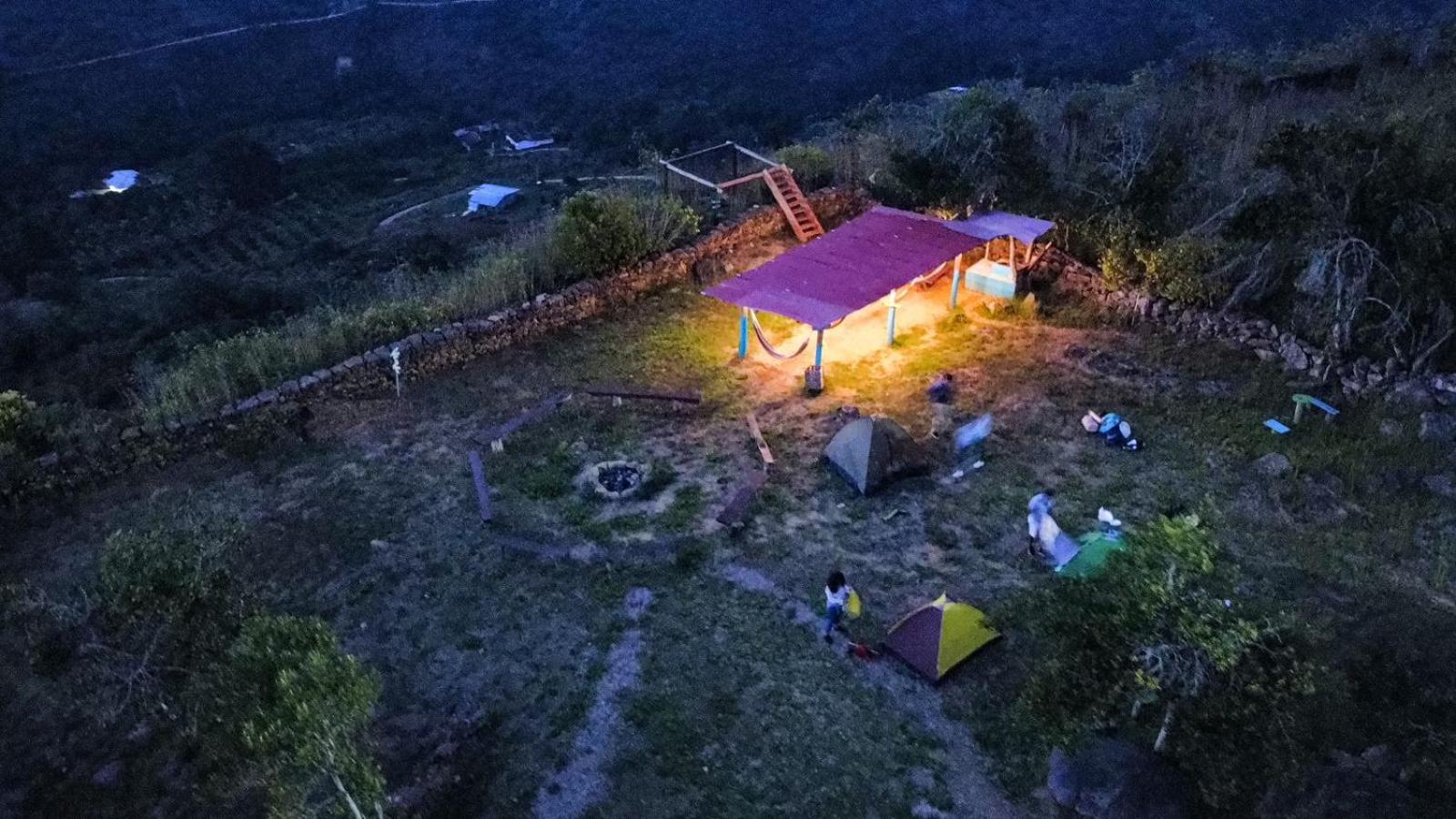 Campo Karst, Hospedaje y Campamento de montaña