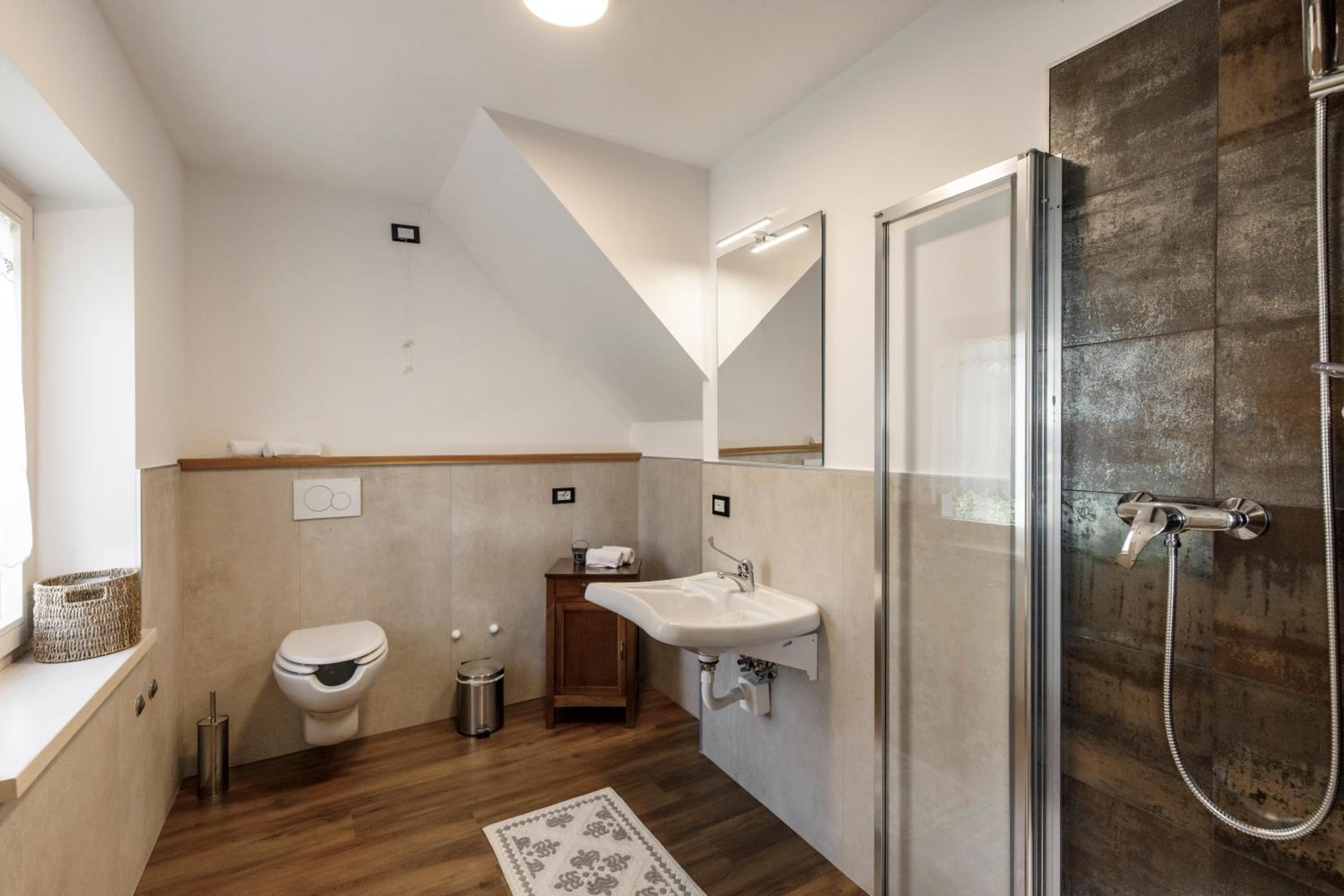 Casa21 - Private Holiday Home for Groups up to 12 with Jacuzzi