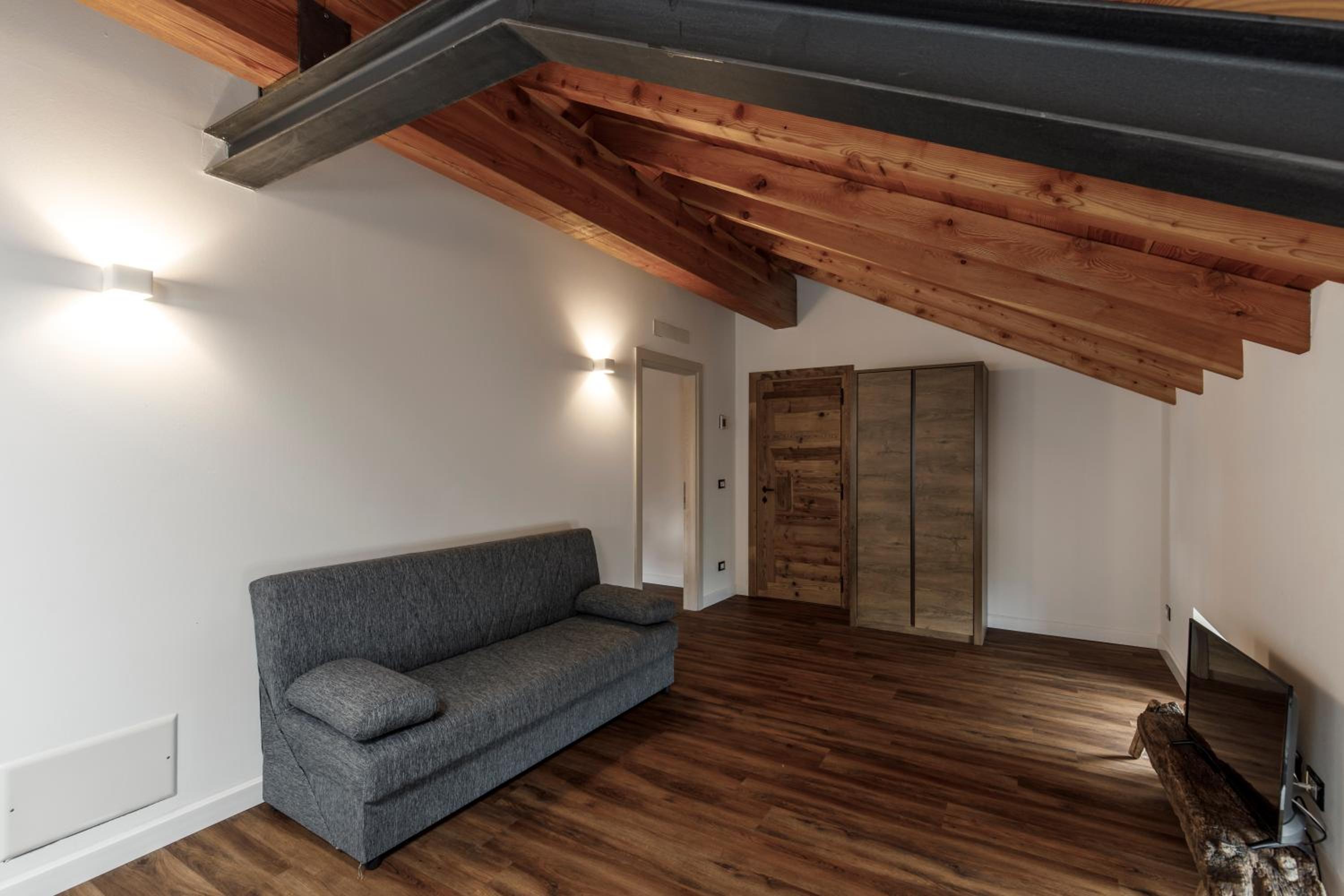 Casa21 - Private Holiday Home for Groups up to 12 with Jacuzzi