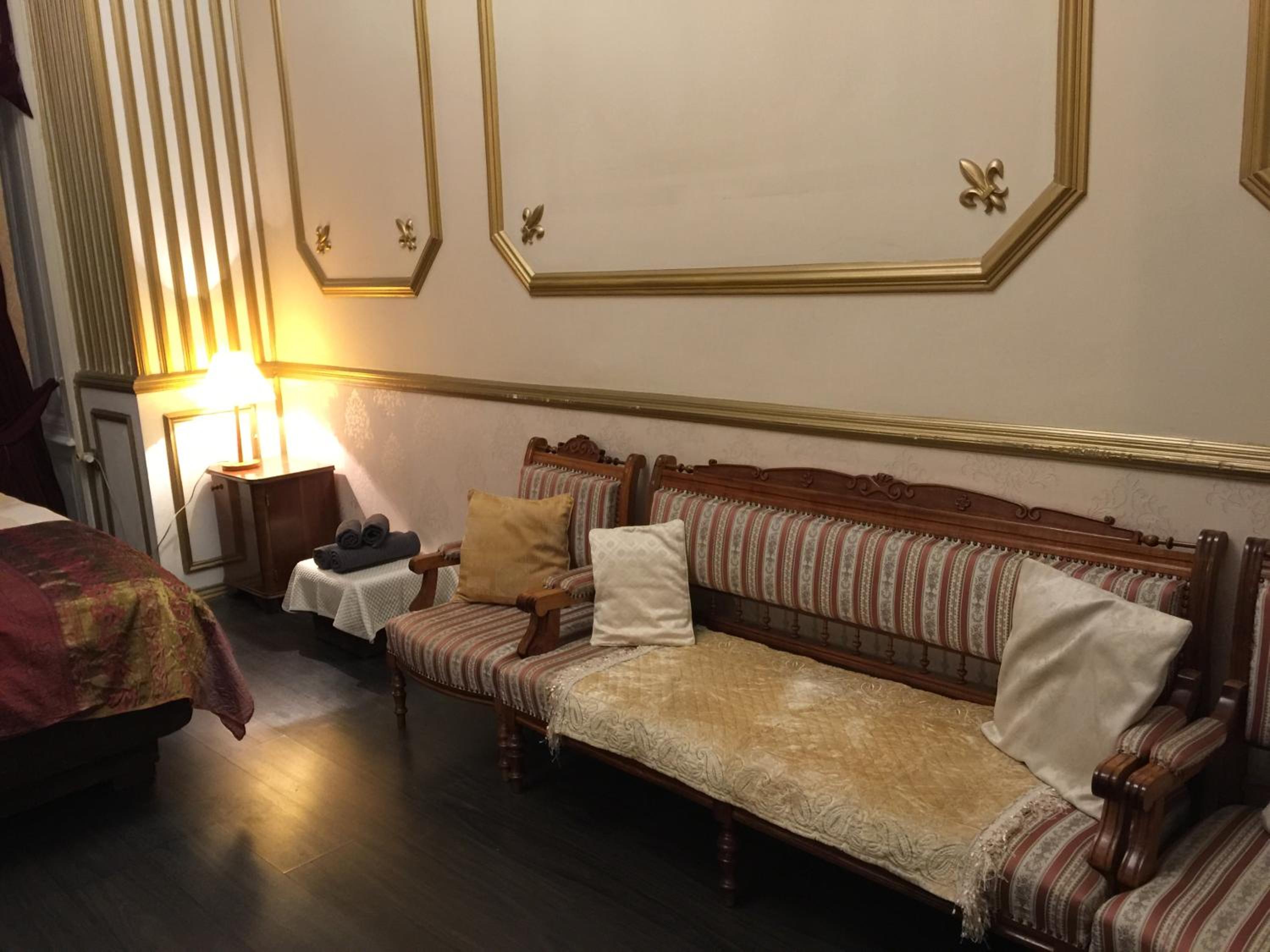 Secession Luxury Apartment view 3