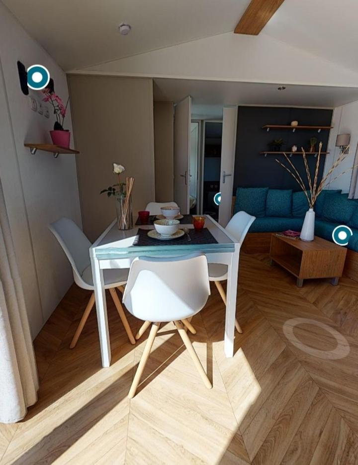 BJ Chalets - De Rug 3 - Vakantiepark Lauwersoog - Luxe chalet MET vaatwasser en inloopkast! Vroege incheck! MET AIRCO! view 2